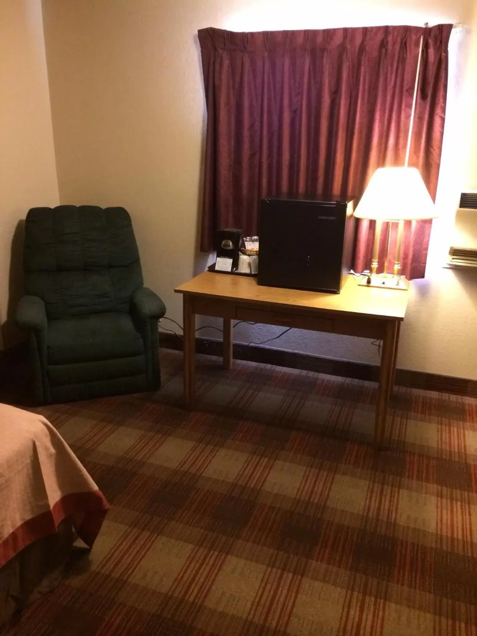 Other, Seating Area in Super 8 by Wyndham Idaho Falls