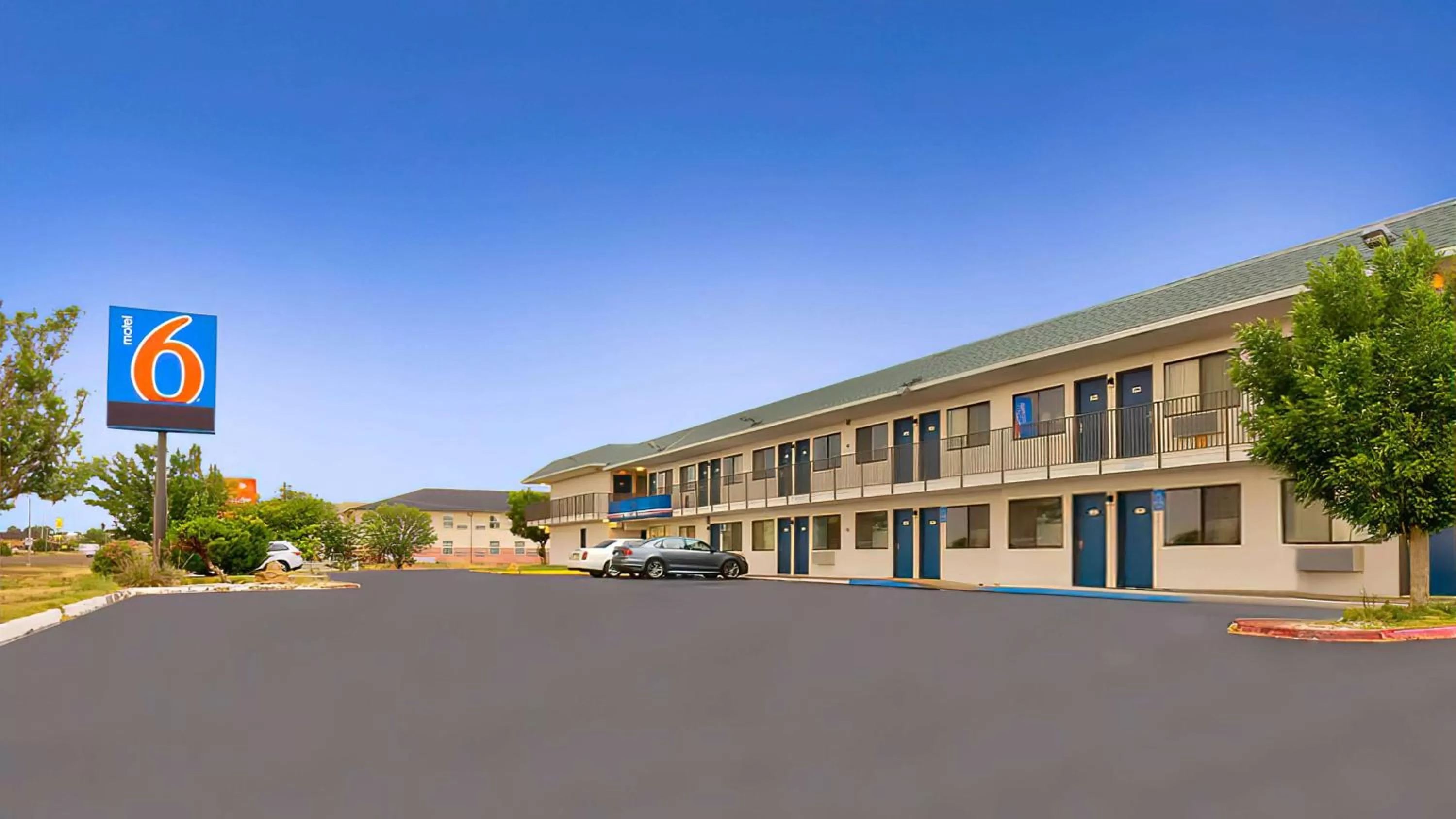 Property building in Motel 6-Tucumcari, NM