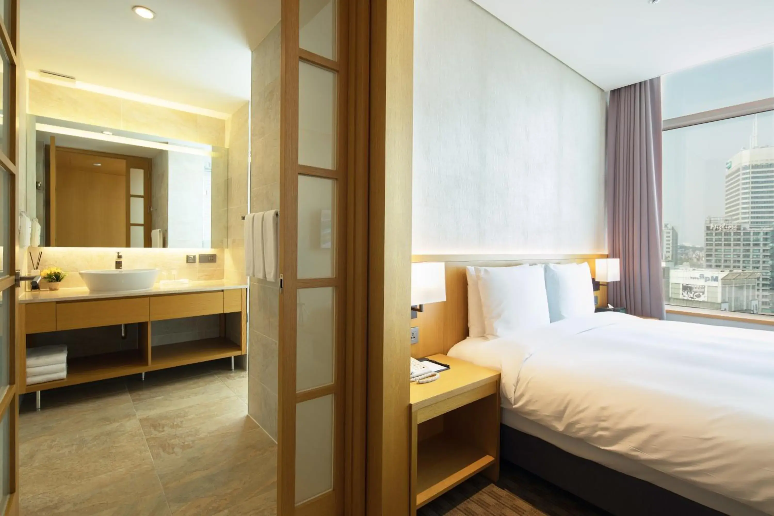 Decorative detail, Bed in Sotetsu Hotels The Splaisir Seoul Dongdaemun