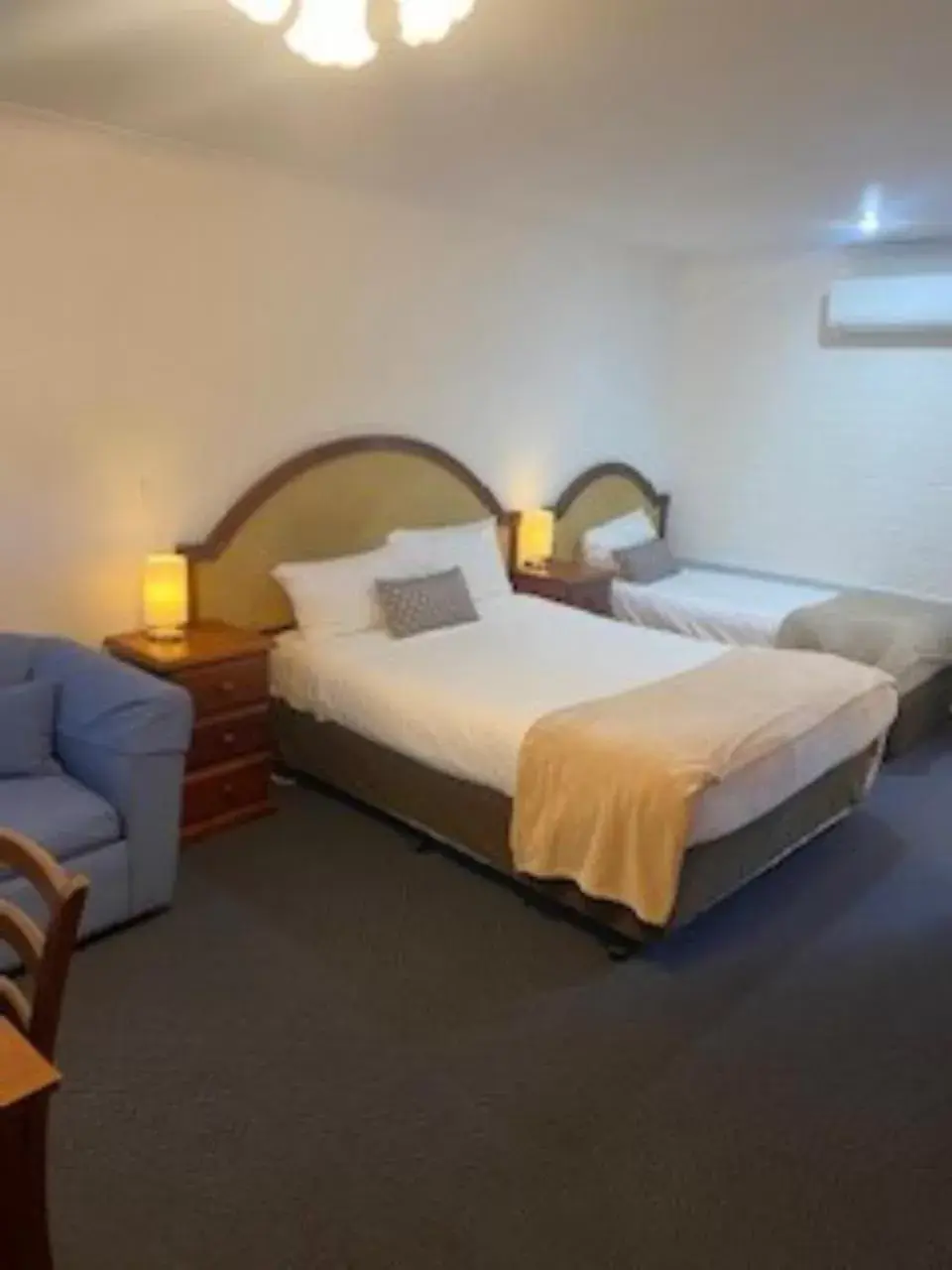 Bed in Kinross Inn