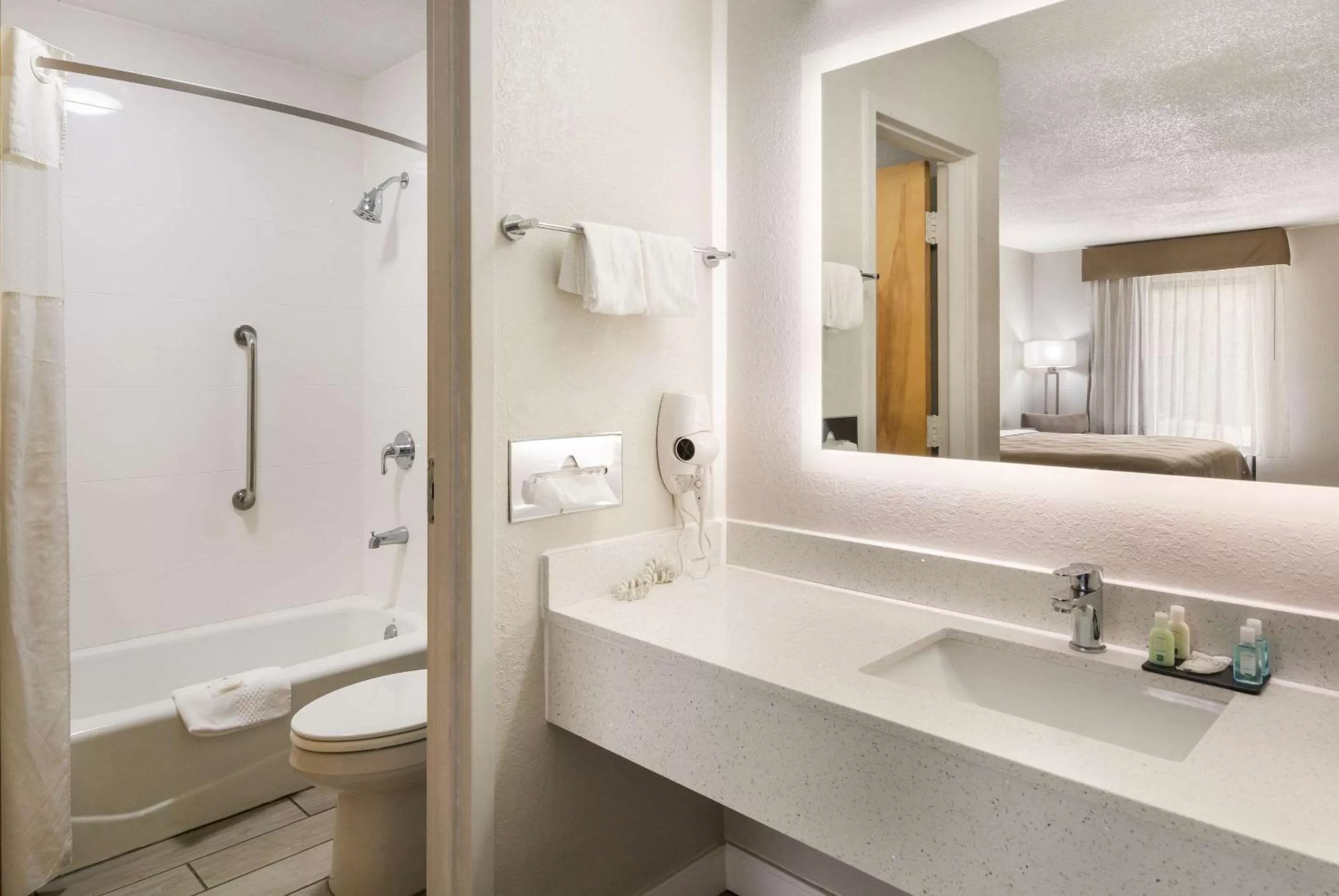 Bathroom in Quality Inn Emporia