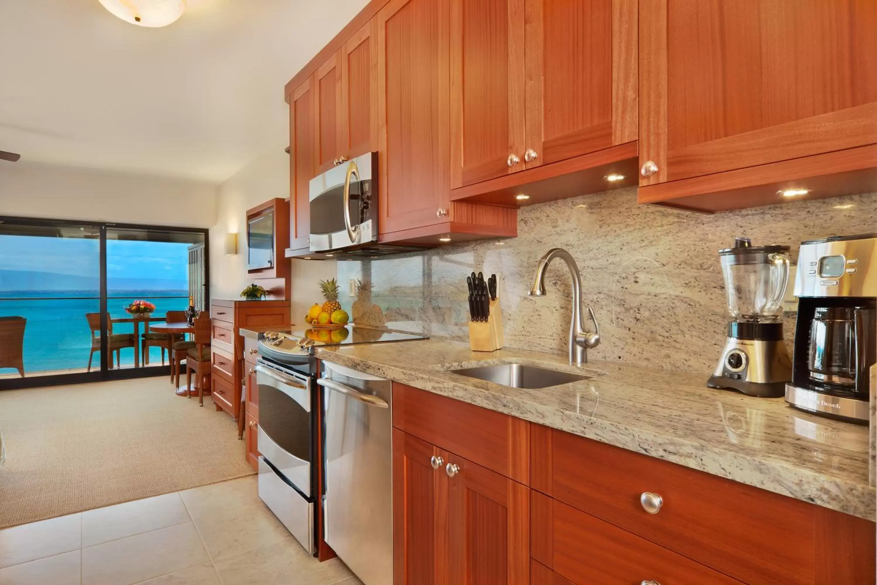 Kitchen or kitchenette, Kitchen/Kitchenette in Napili Kai Beach Resort