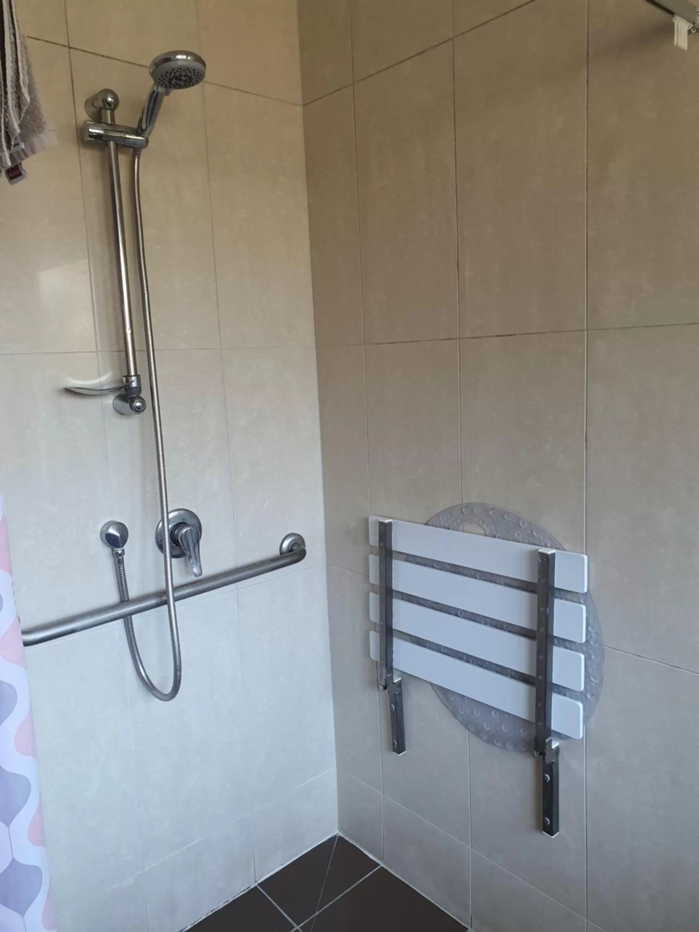 Bathroom in Ocean Inn Motel