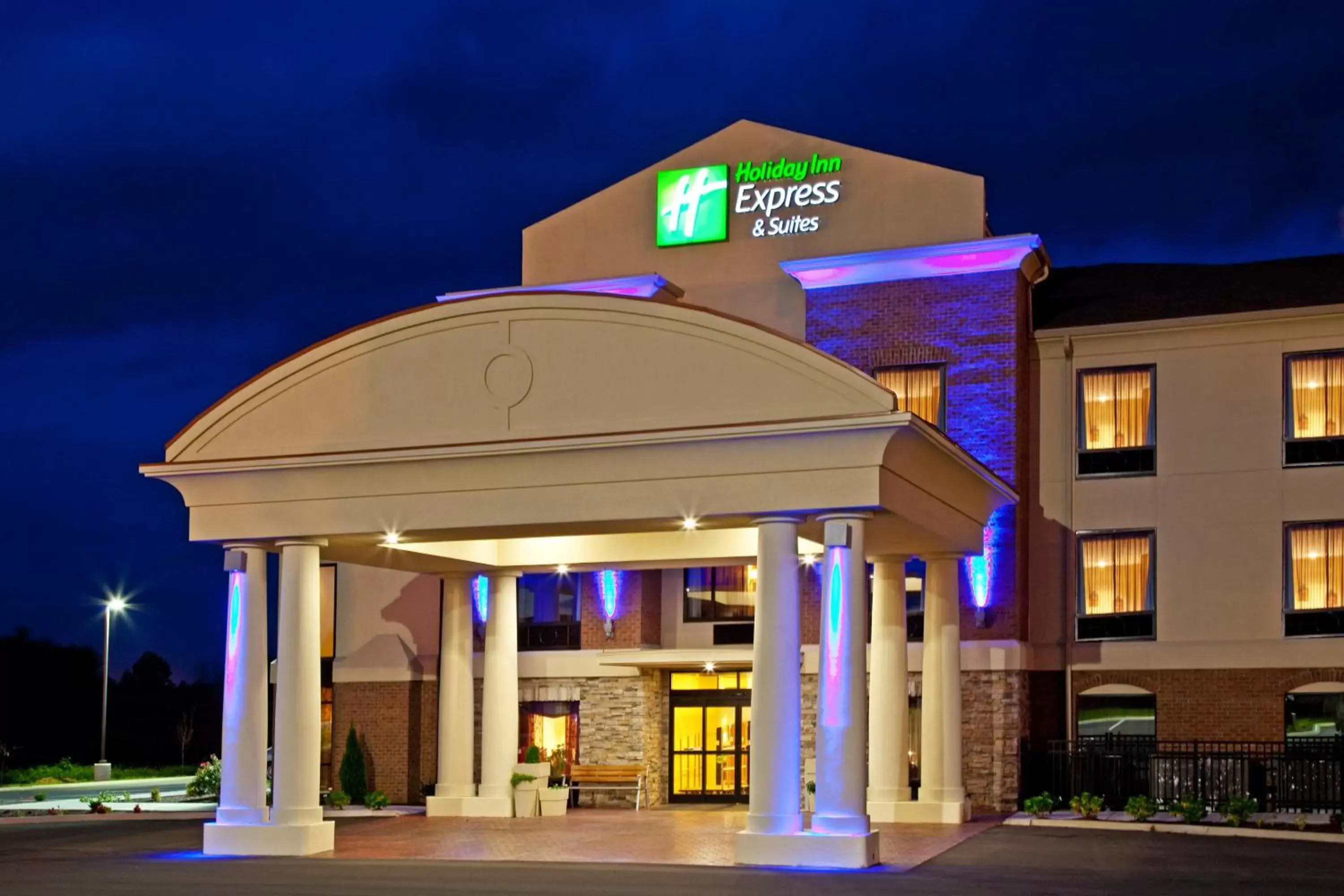 Property building in Holiday Inn Express Hotel & Suites Franklin, an IHG Hotel