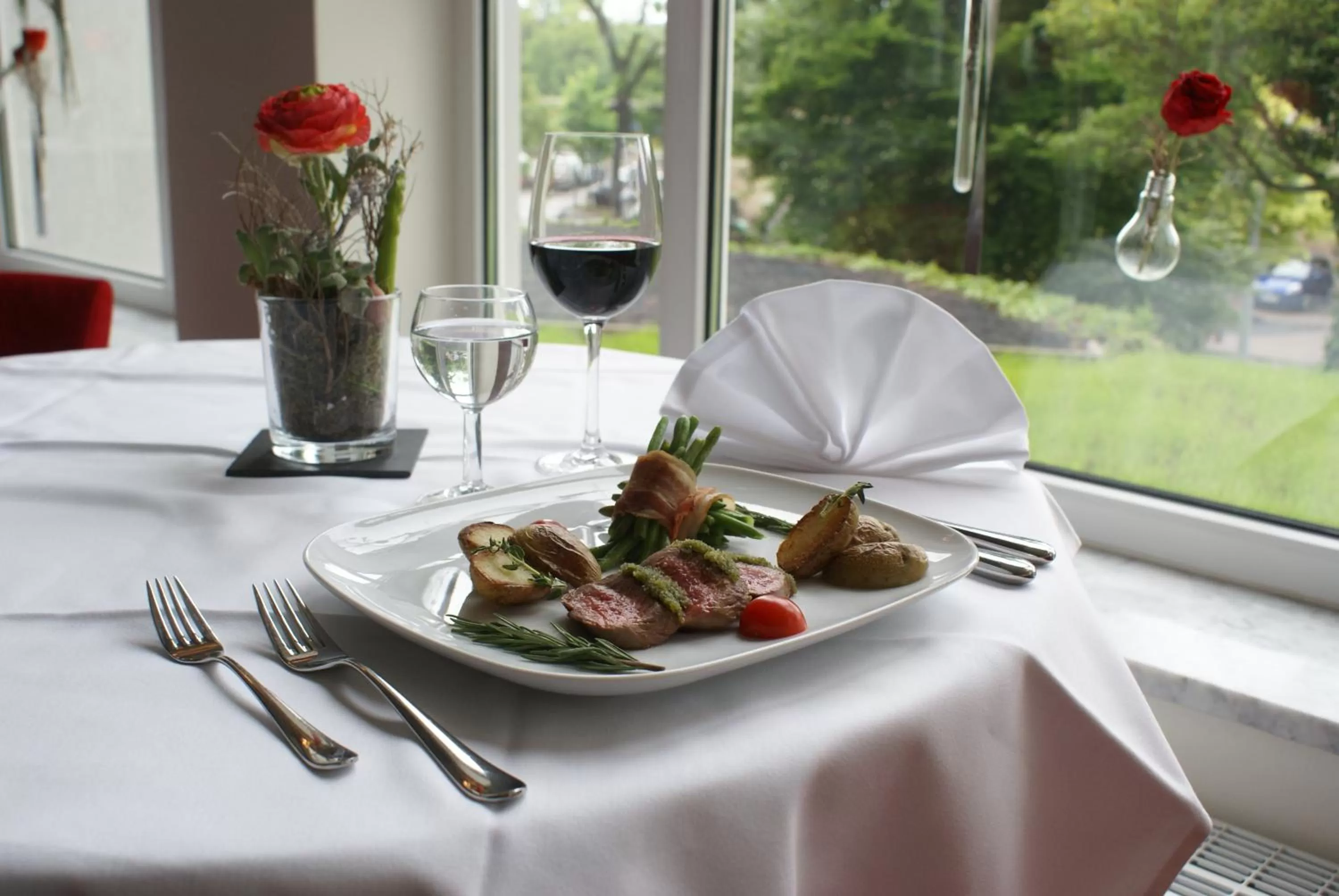 Food and drinks in SOLEWERK Hotel