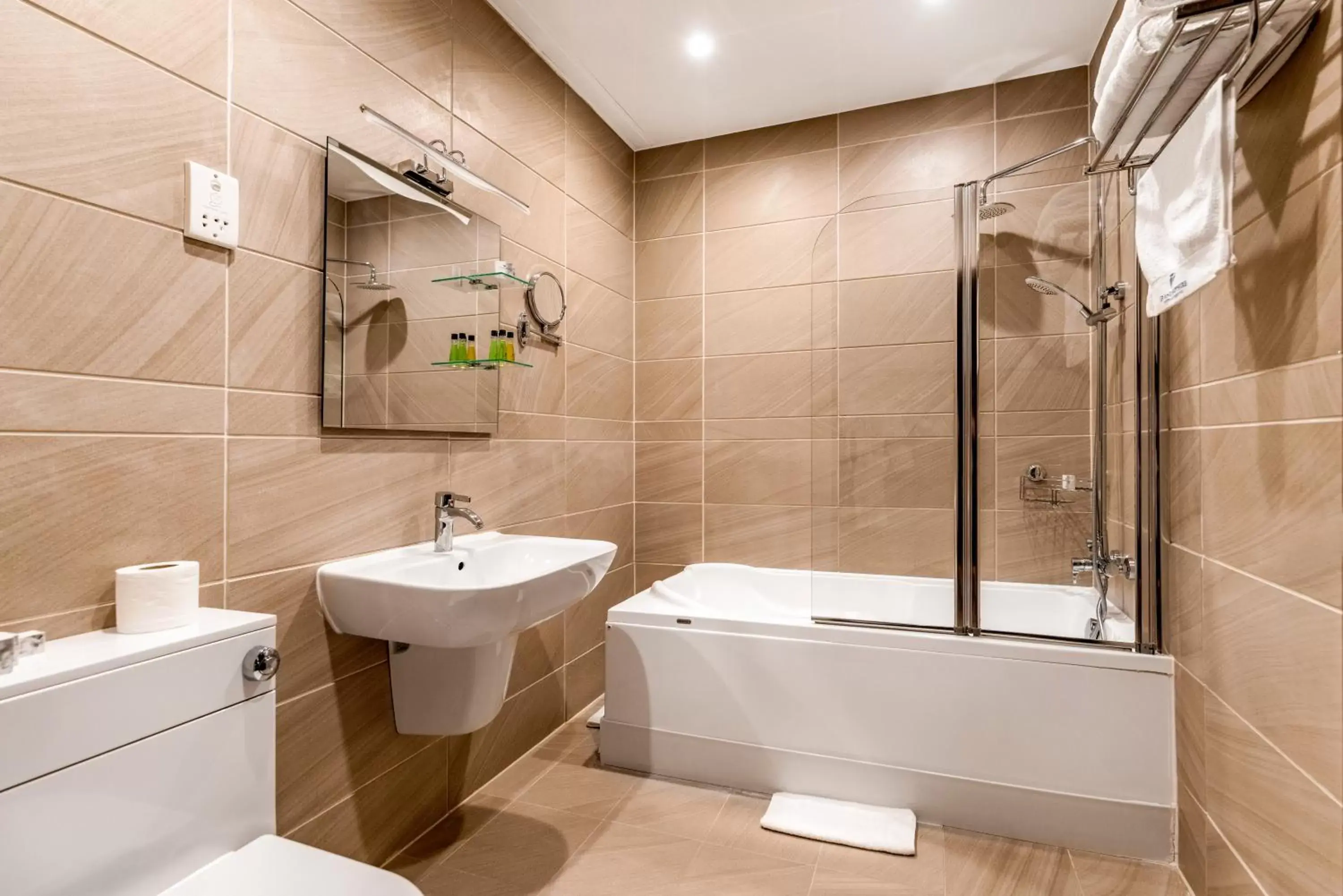Bathroom in Grand Sapphire Hotel & Banqueting