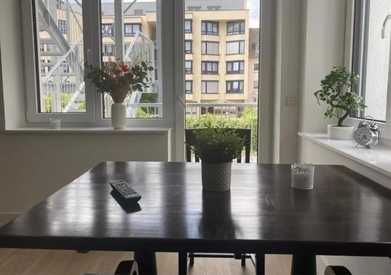 Dining area in Green Stay