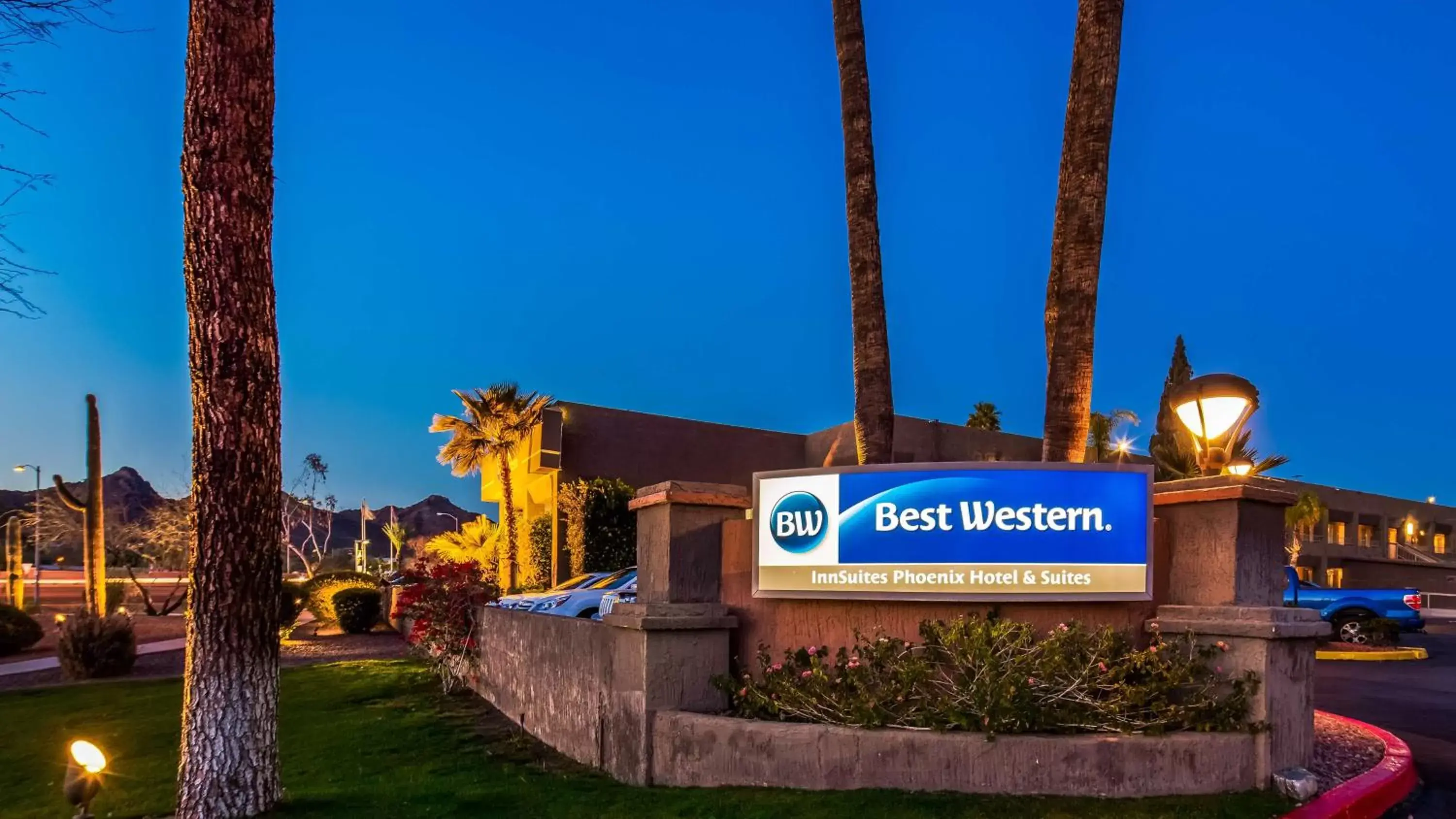 Property building, Property Logo/Sign in Best Western InnSuites Phoenix Hotel & Suites