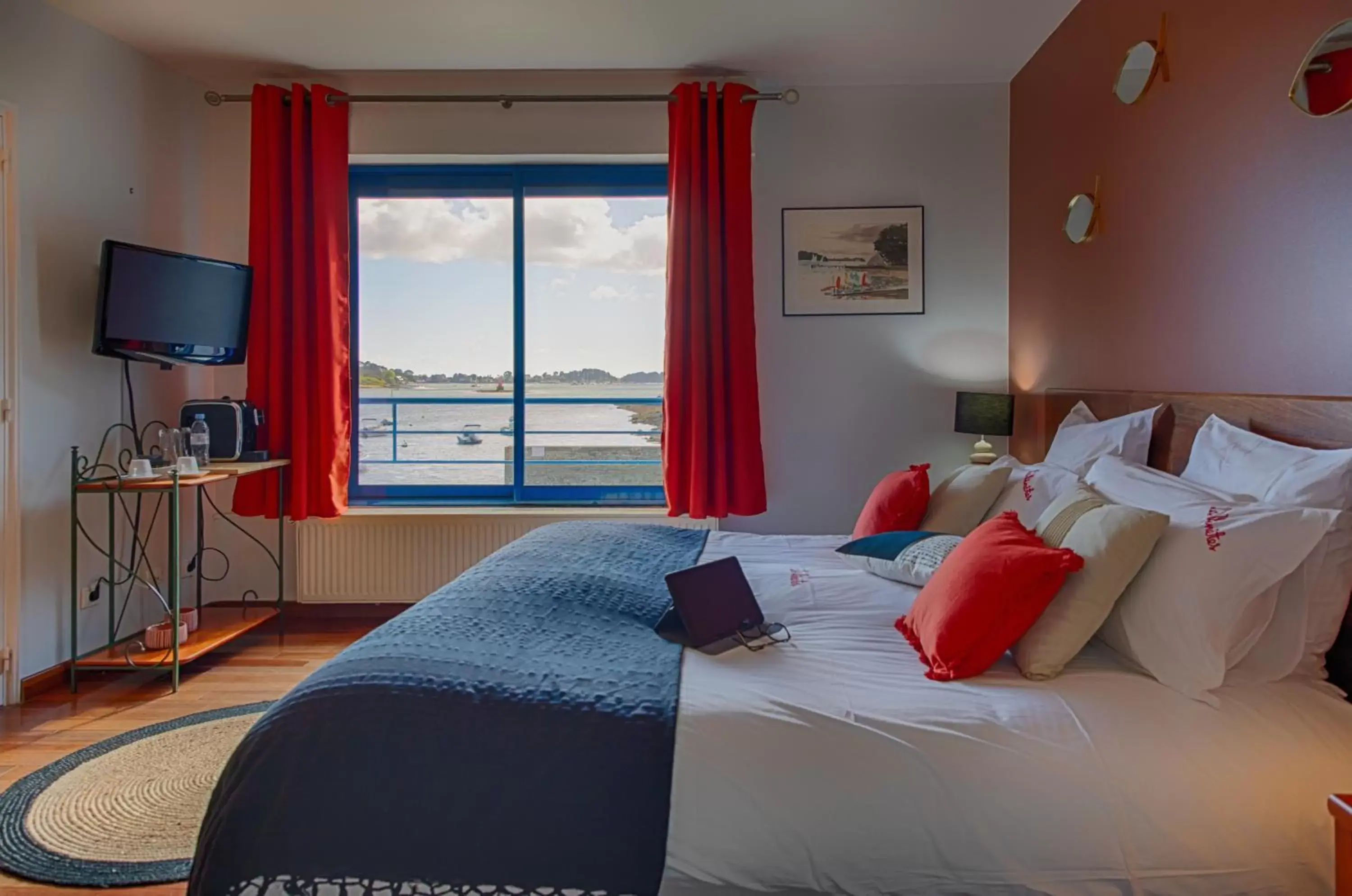 Sea view, Bed in Hotel Restaurant Les Venetes