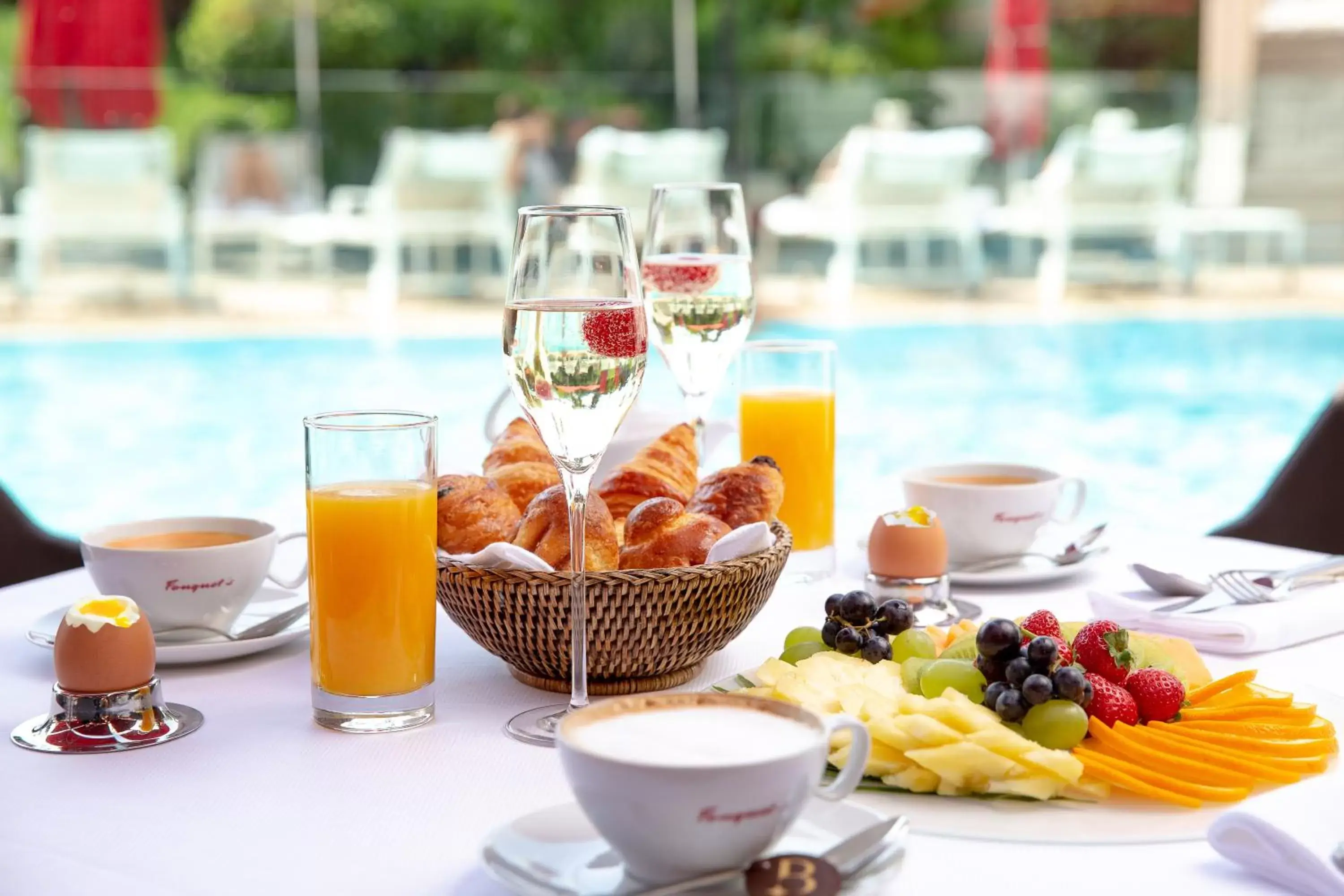 Breakfast in Hôtel Barrière Le Majestic Cannes