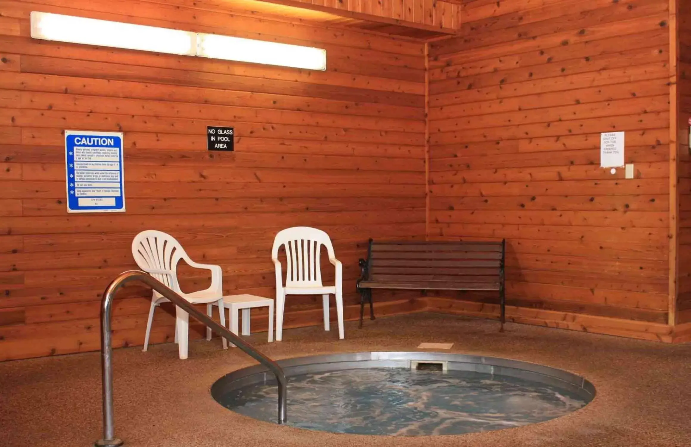 Hot Tub in Best Western Lee's Motor Inn