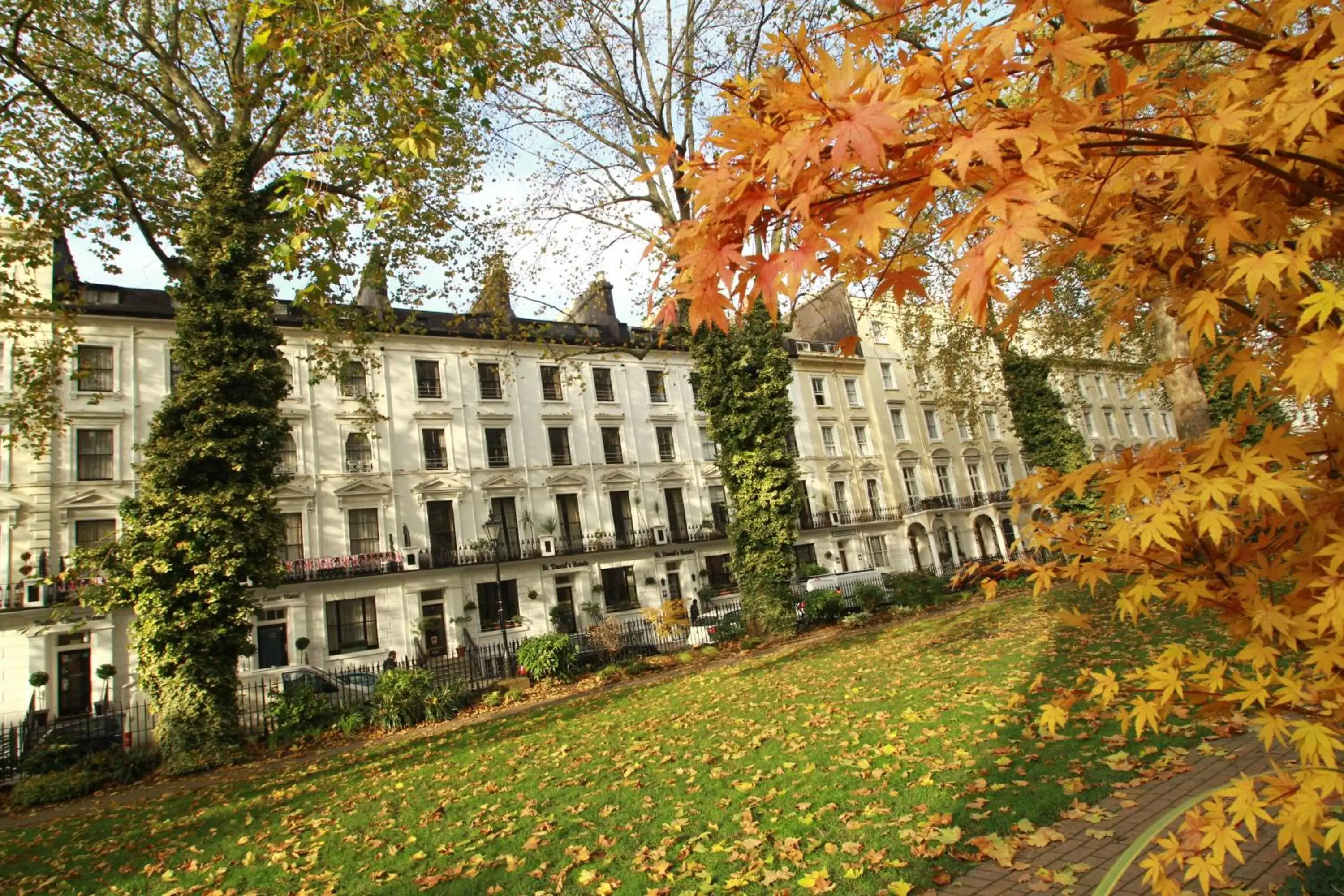 Property building in St. David's Hotels Paddington Property building in St. David's Hotels Paddington