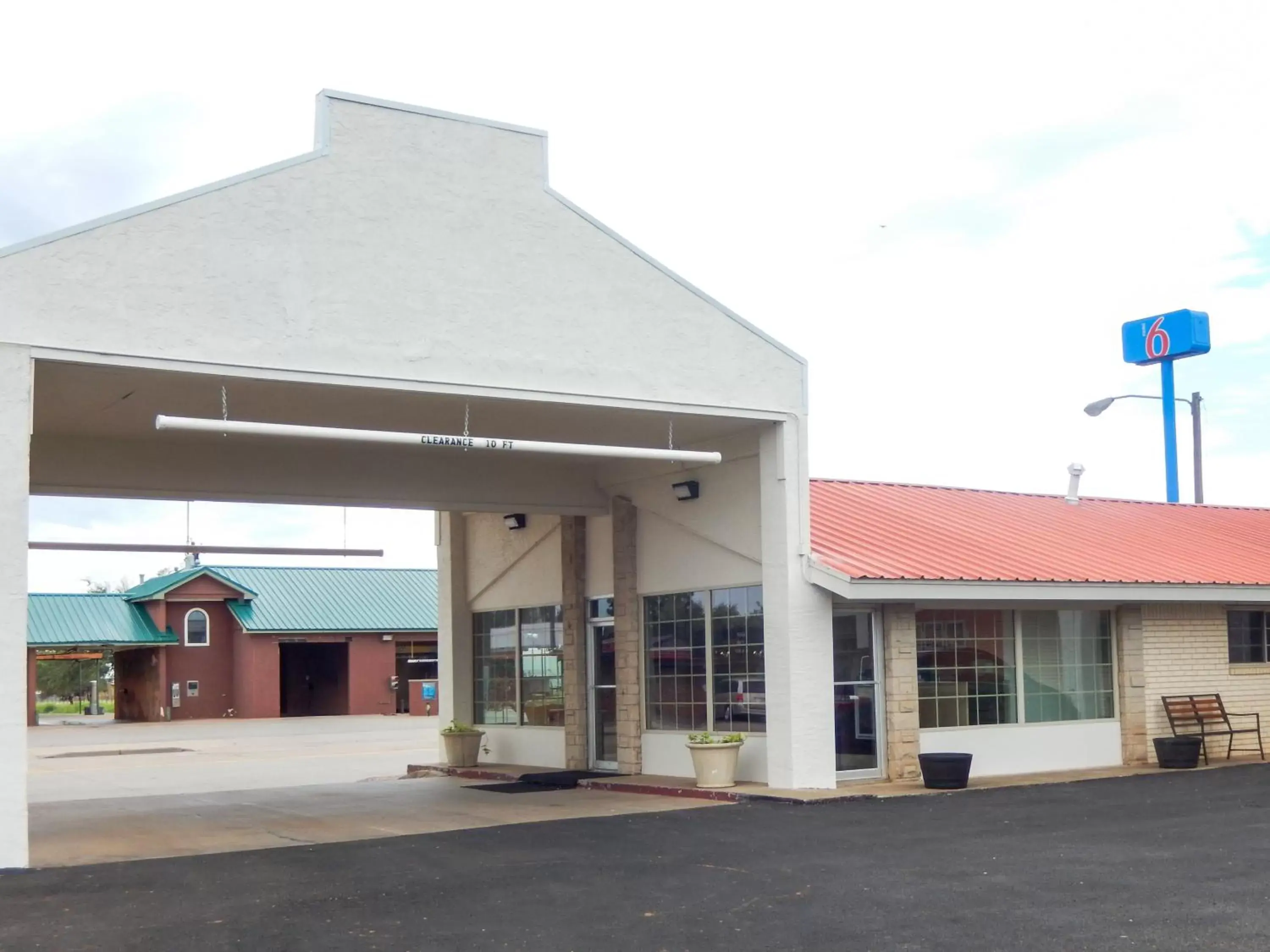 Facade/Entrance in Motel 6-Childress, TX