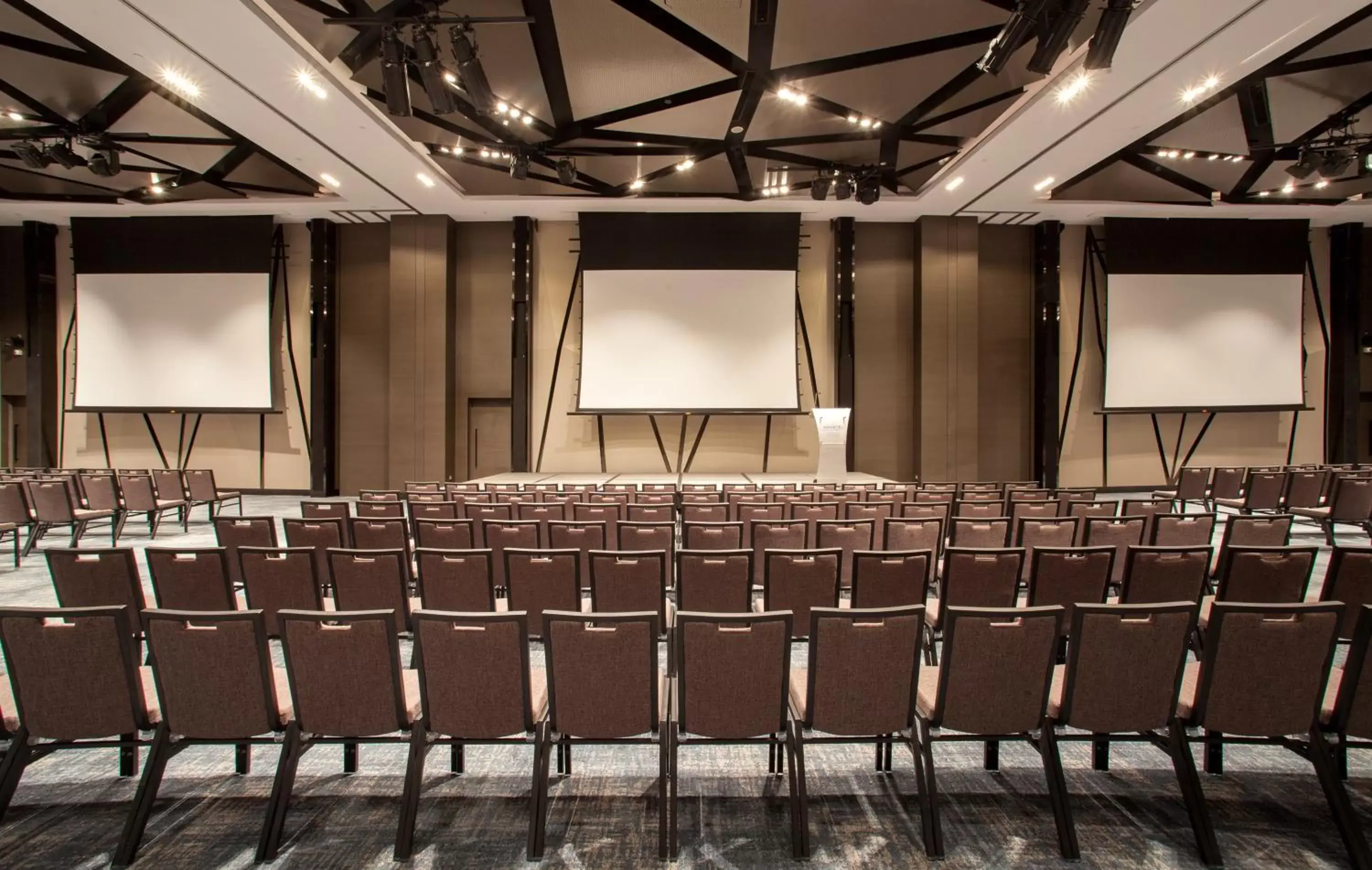 Meeting/conference room in Mercure Singapore On Stevens