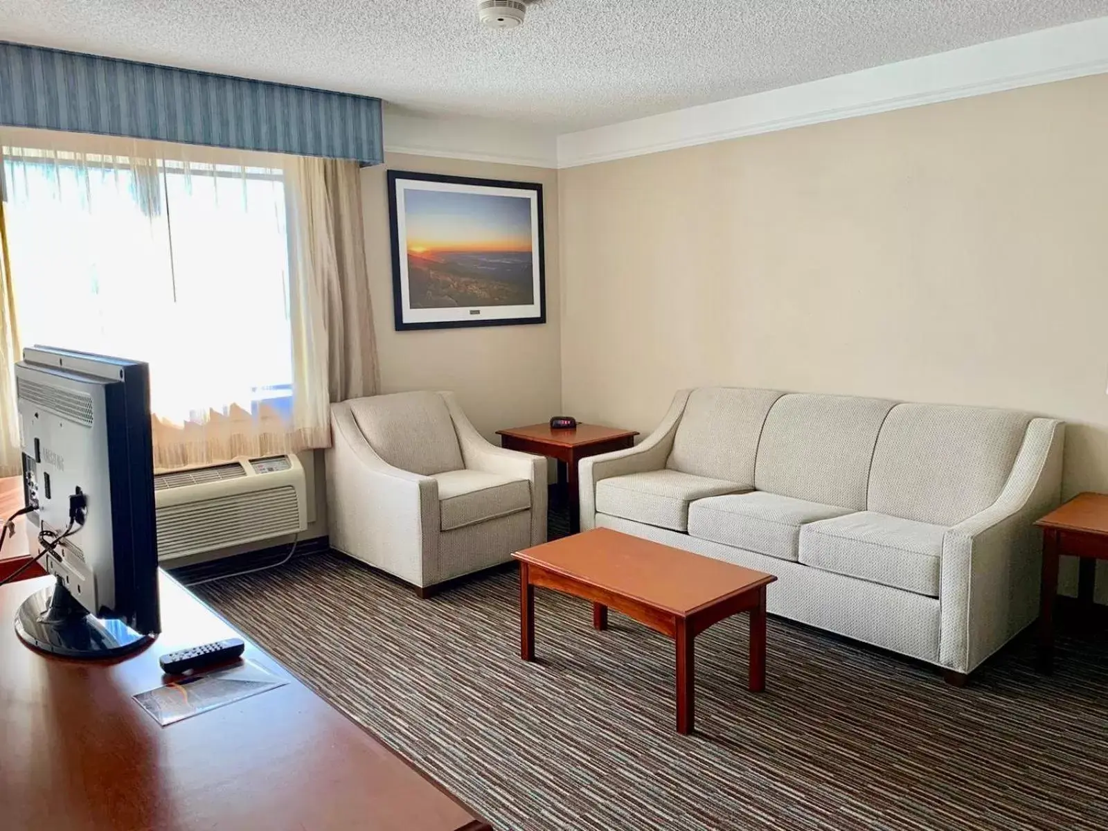 One-Bedroom King Suite - Non-Smoking in Baymont by Wyndham Texarkana One-Bedroom King Suite - Non-Smoking in Baymont by Wyndham Texarkana