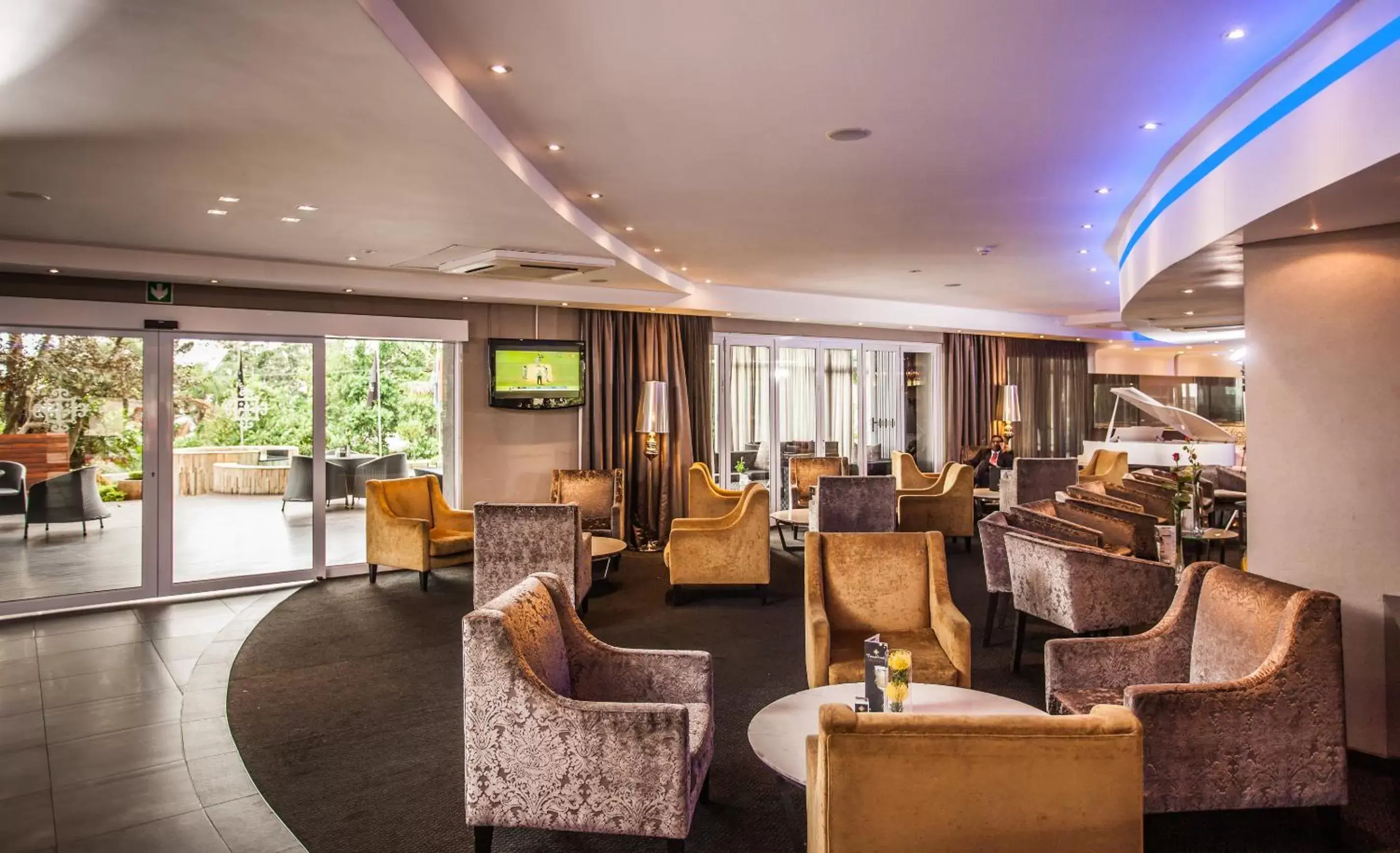 Balcony/Terrace, Lounge/Bar in Coastlands Musgrave Hotel