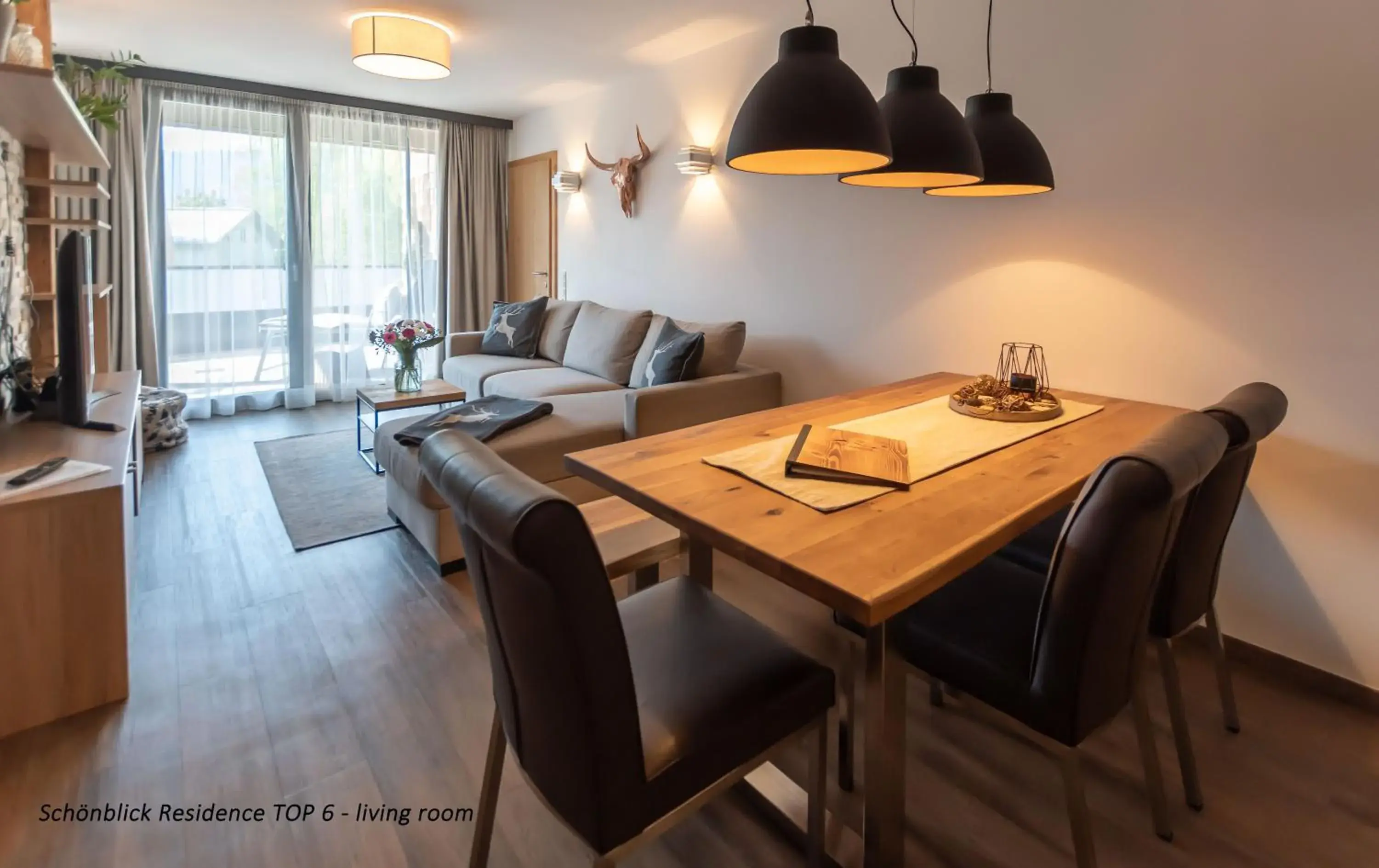 Living room, Dining Area in Schonblick