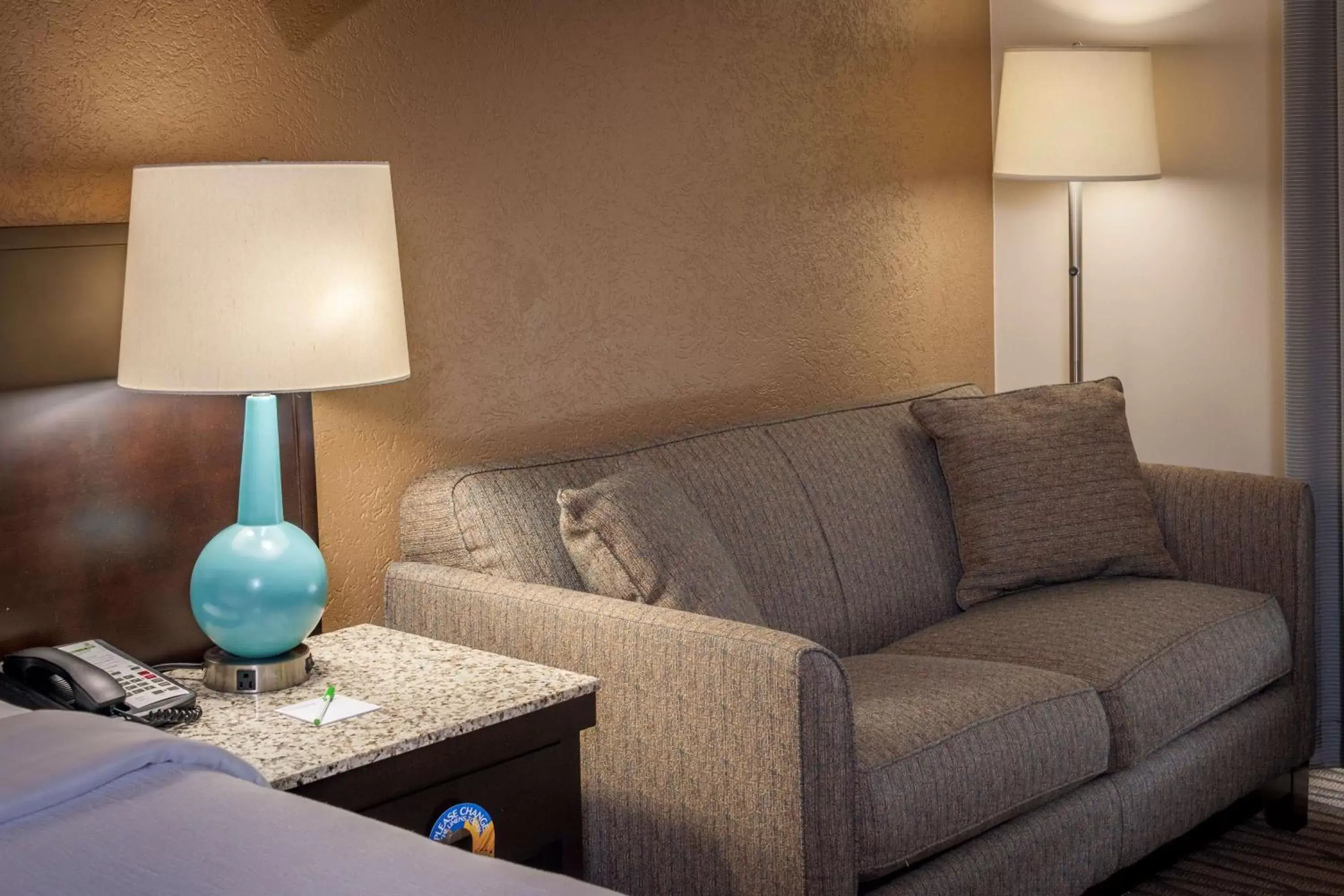 Living room, Seating Area in Best Western Plus Strongsville Cleveland