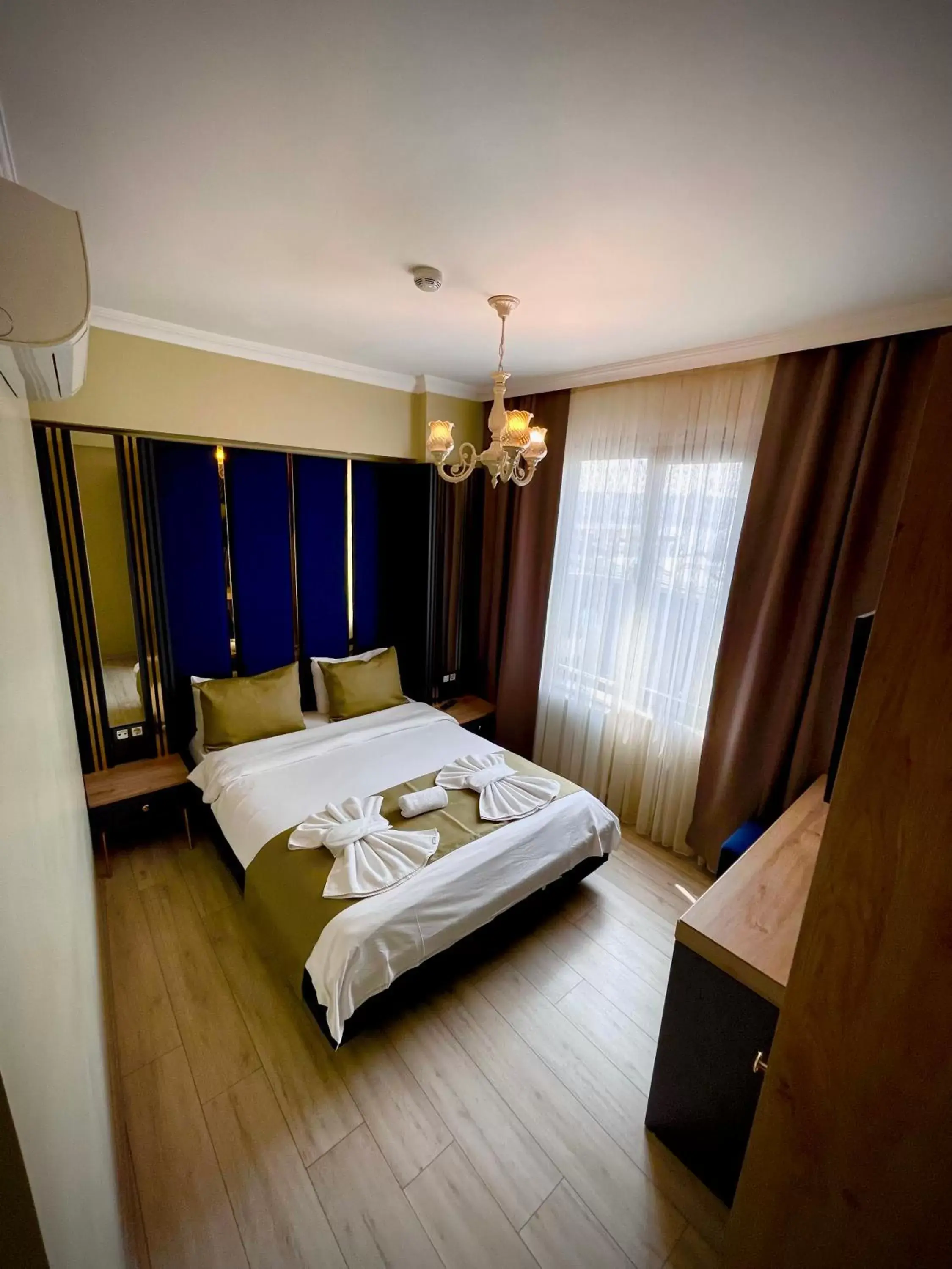Bedroom, Bed in New Taksim Hotel