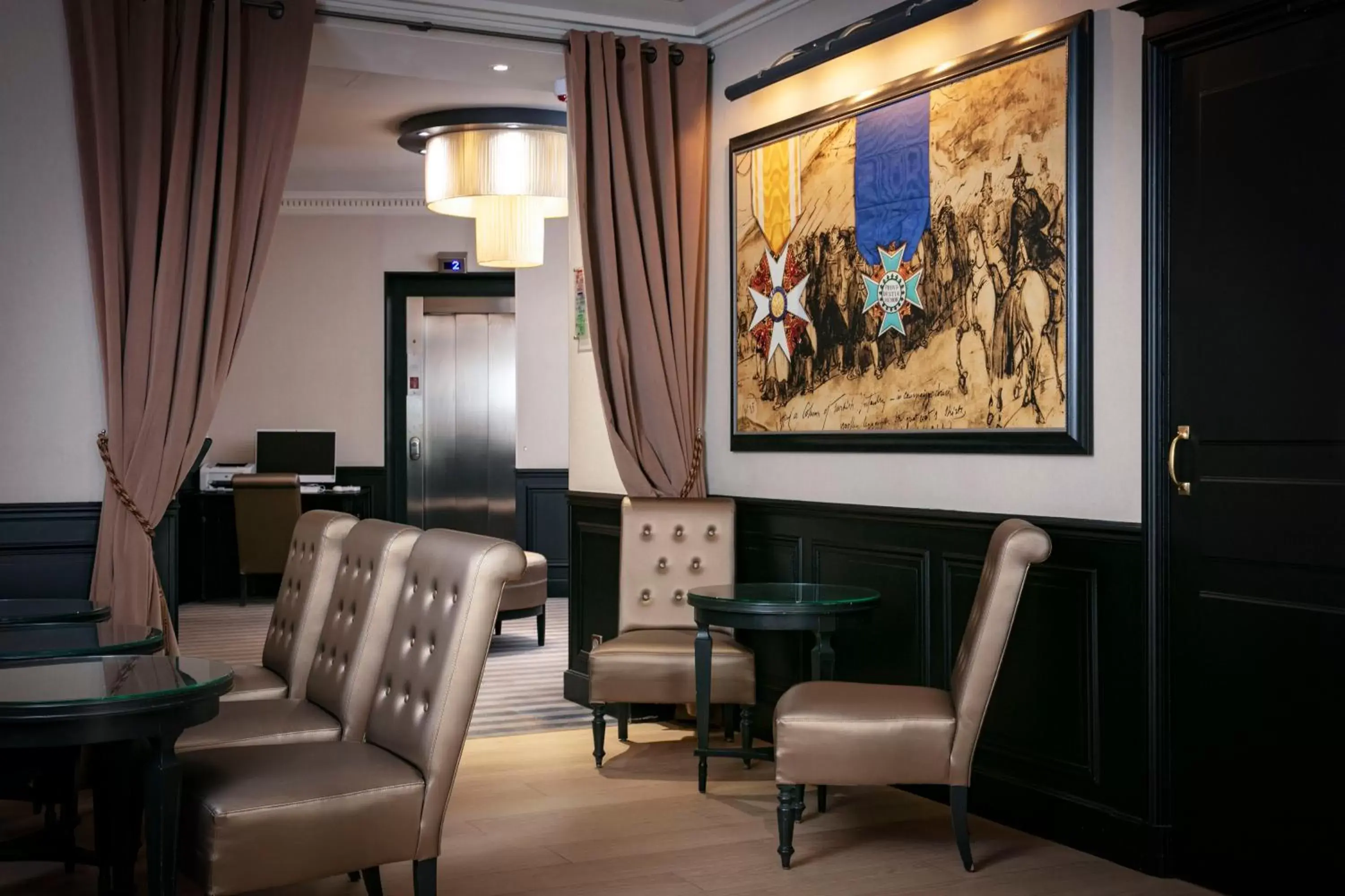 Lobby or reception, Lounge/Bar in Hotel Saint Cyr Etoile