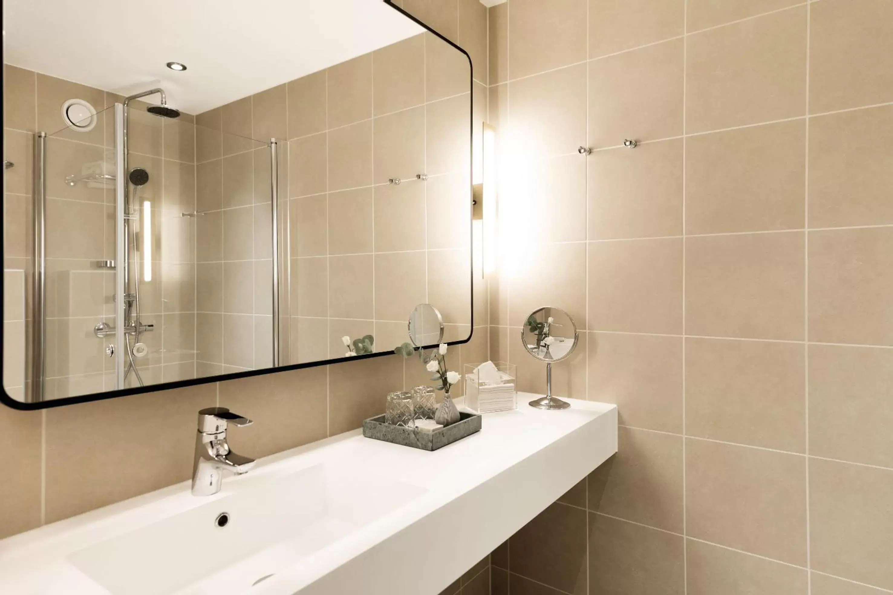 Bathroom in Elite Hotel Carolina Tower Bathroom in Elite Hotel Carolina Tower