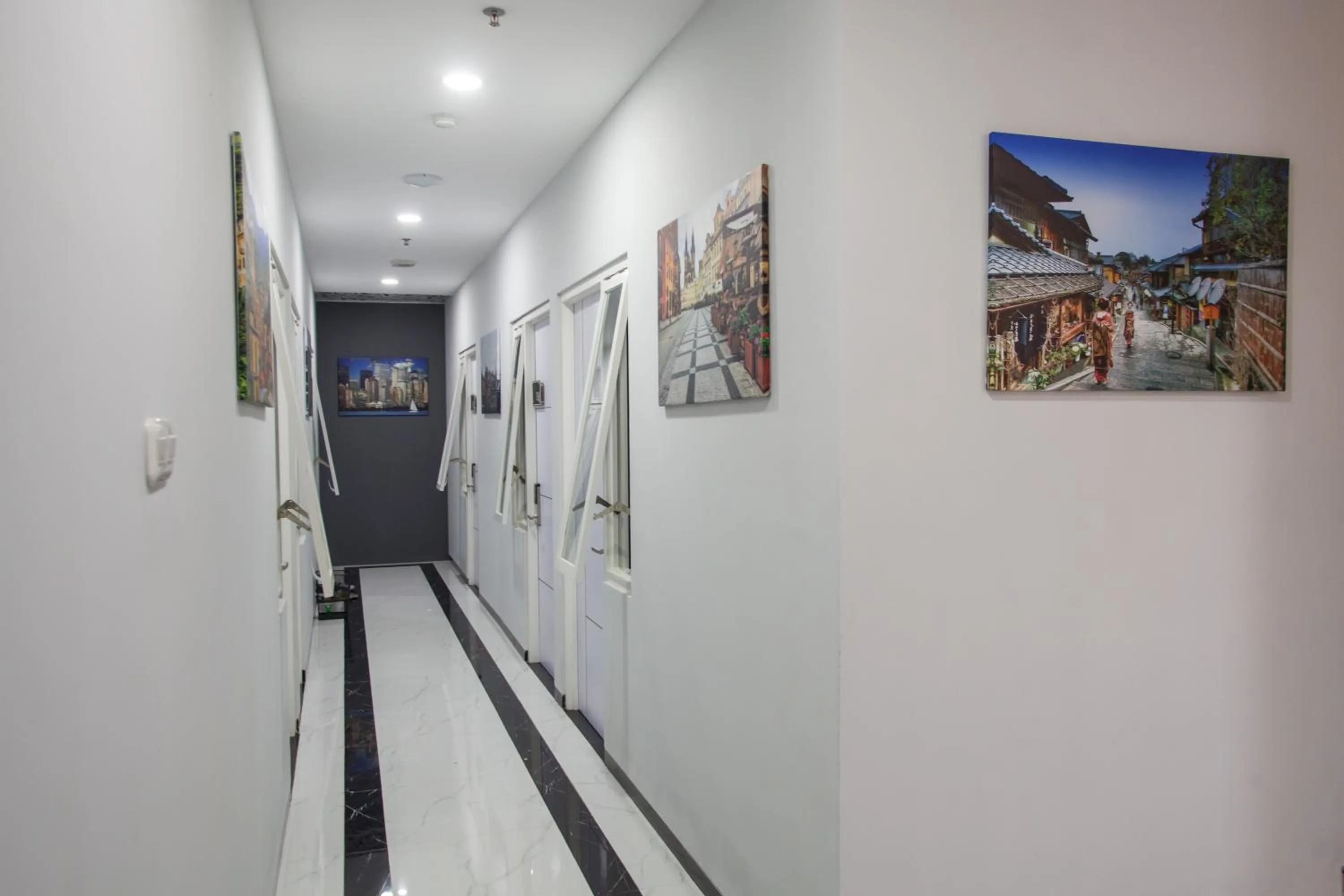 Lobby or reception in RedDoorz Plus near Politeknik Negeri Malang