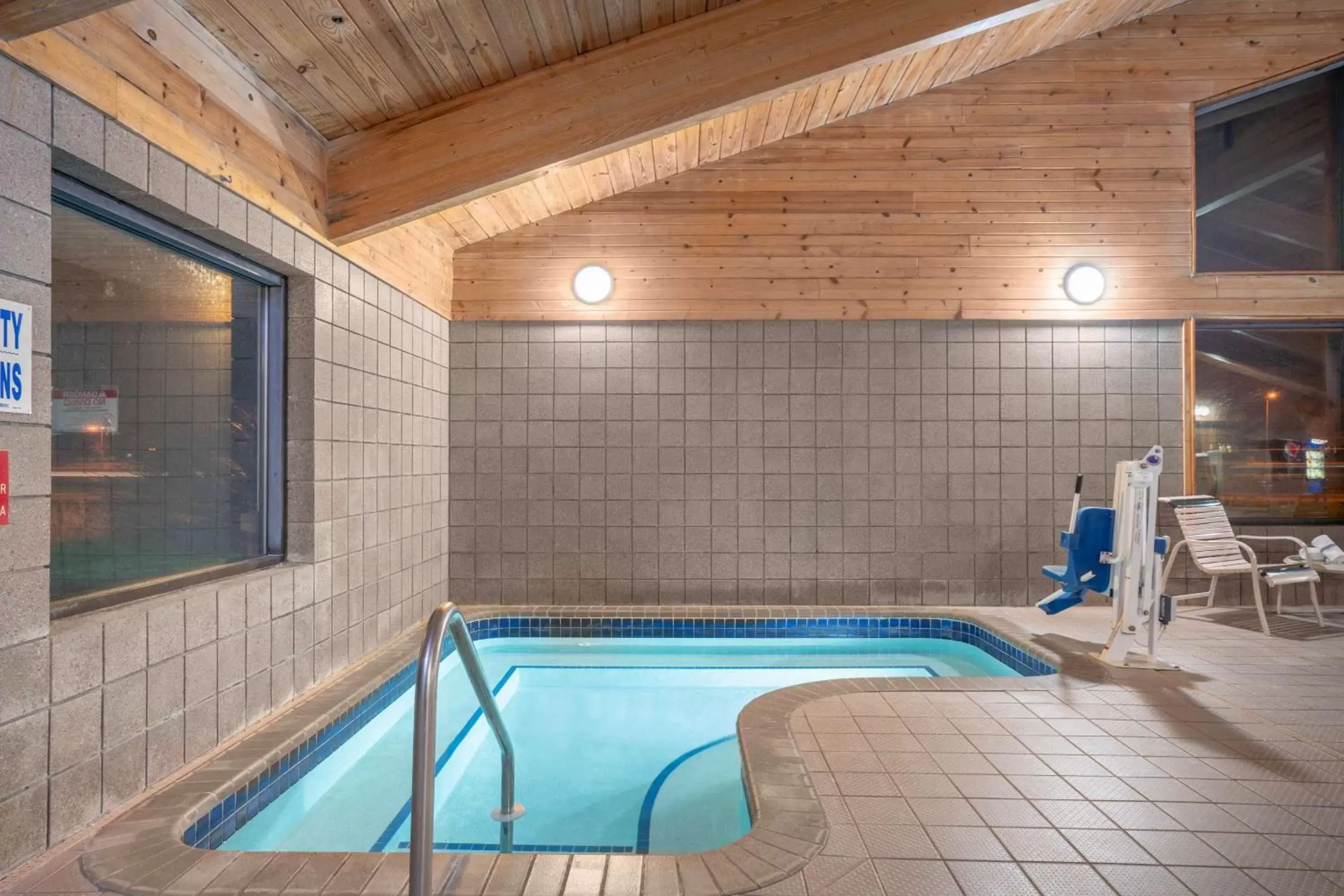 Hot Tub, Swimming Pool in Baymont by Wyndham Lakeville