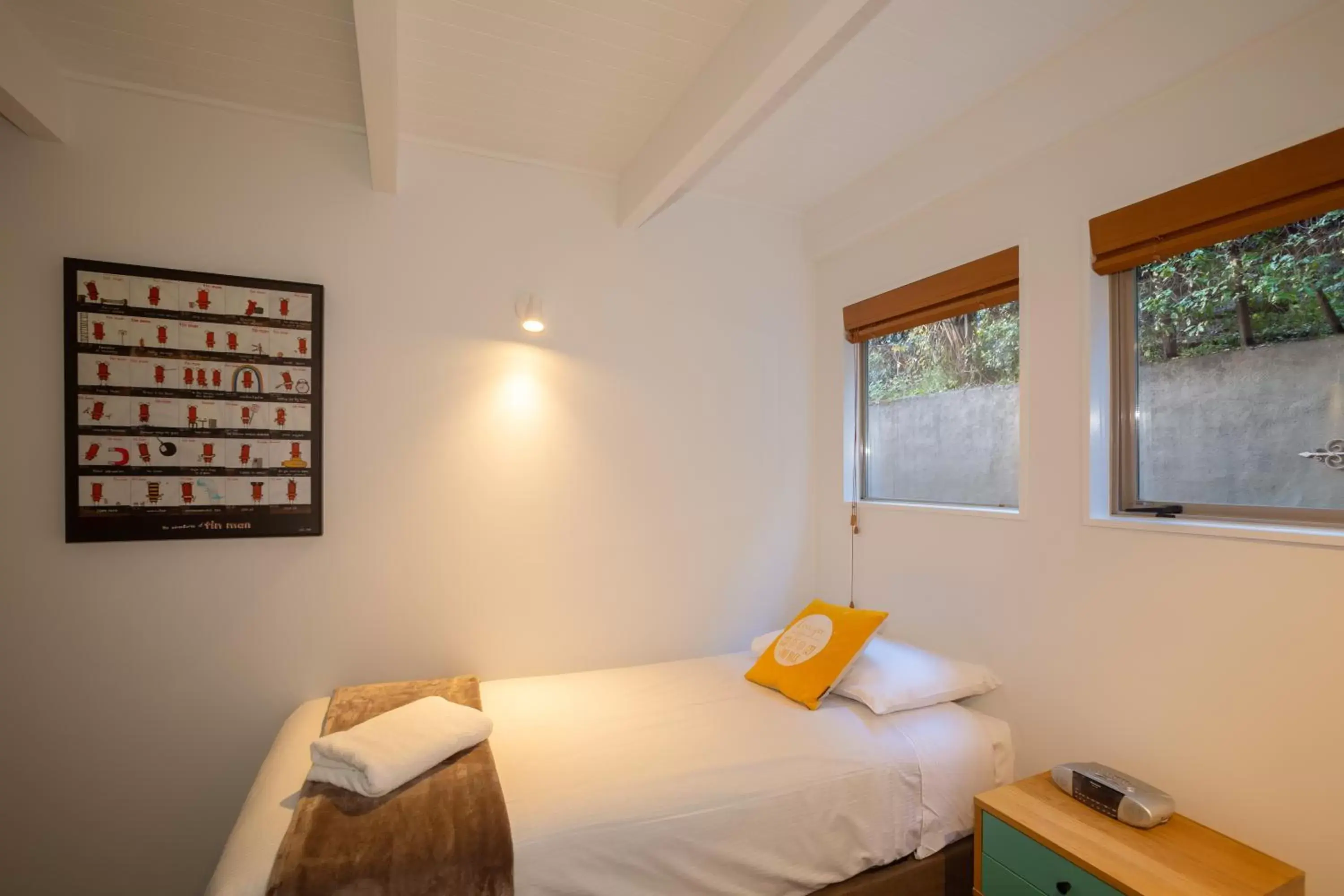 Bedroom, Bed in Cranbury Court Apartments