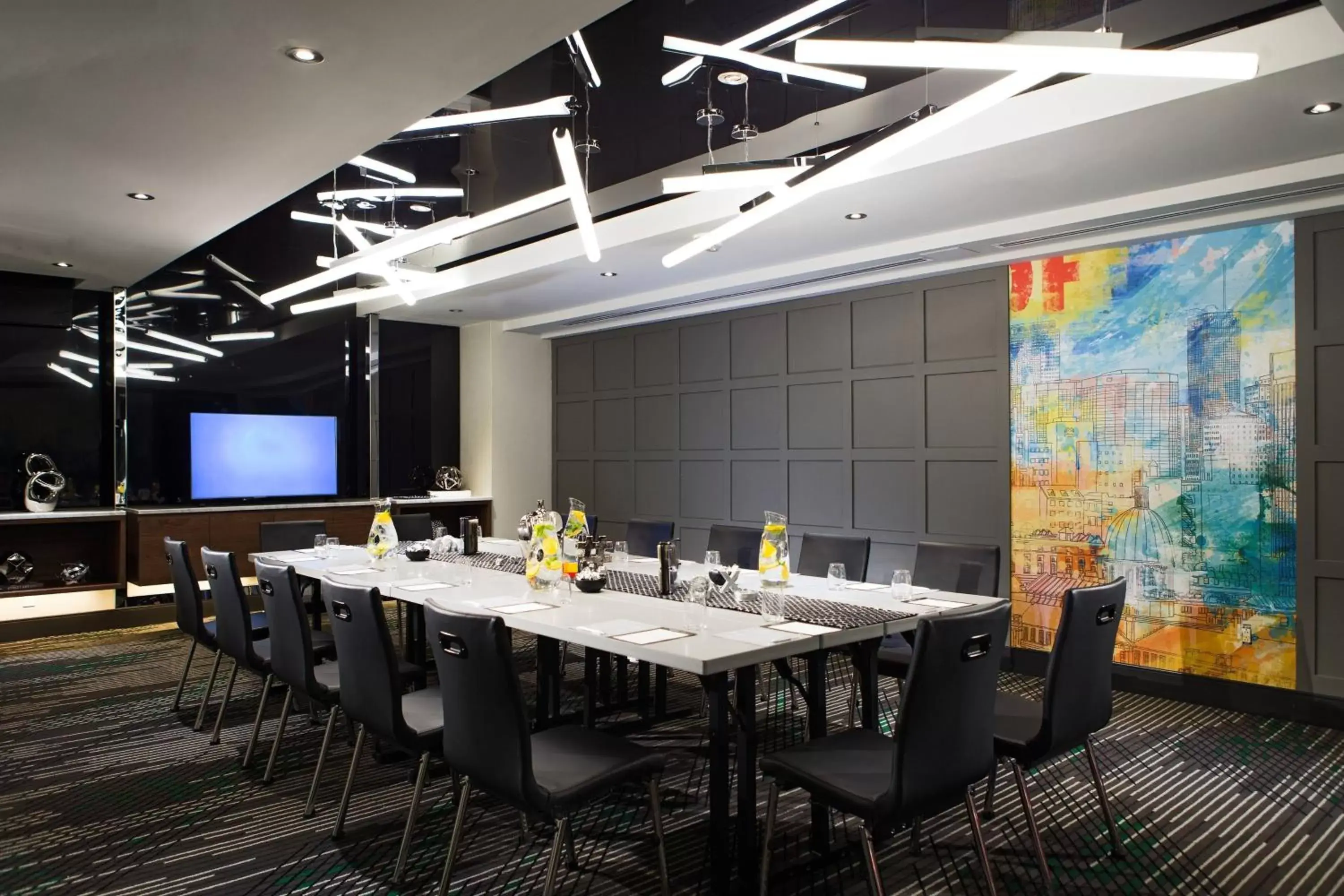 Meeting/conference room in Renaissance Montreal Downtown Hotel