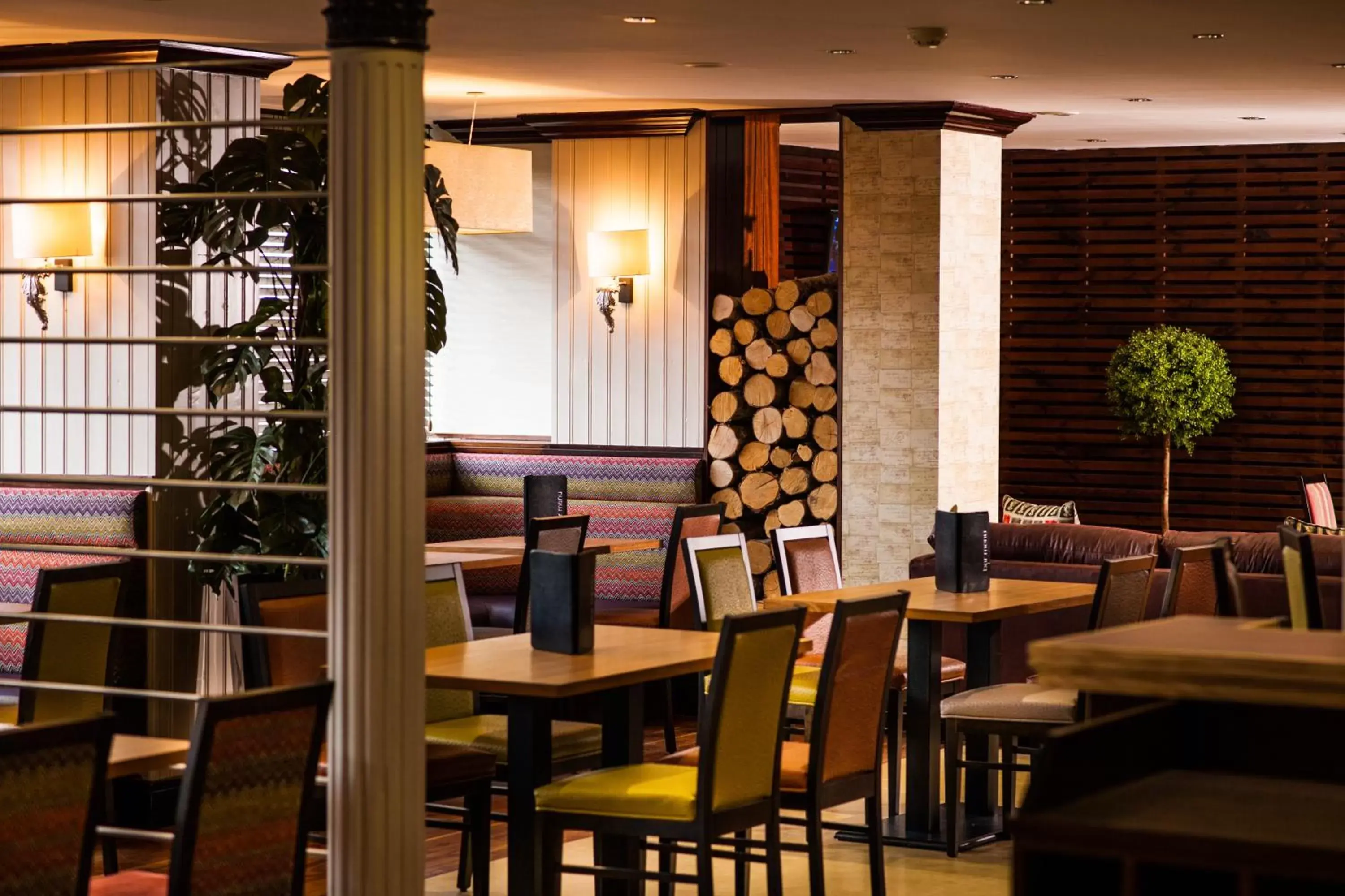 Lounge or bar, Restaurant/Places to Eat in Leonardo Inn Glasgow West End