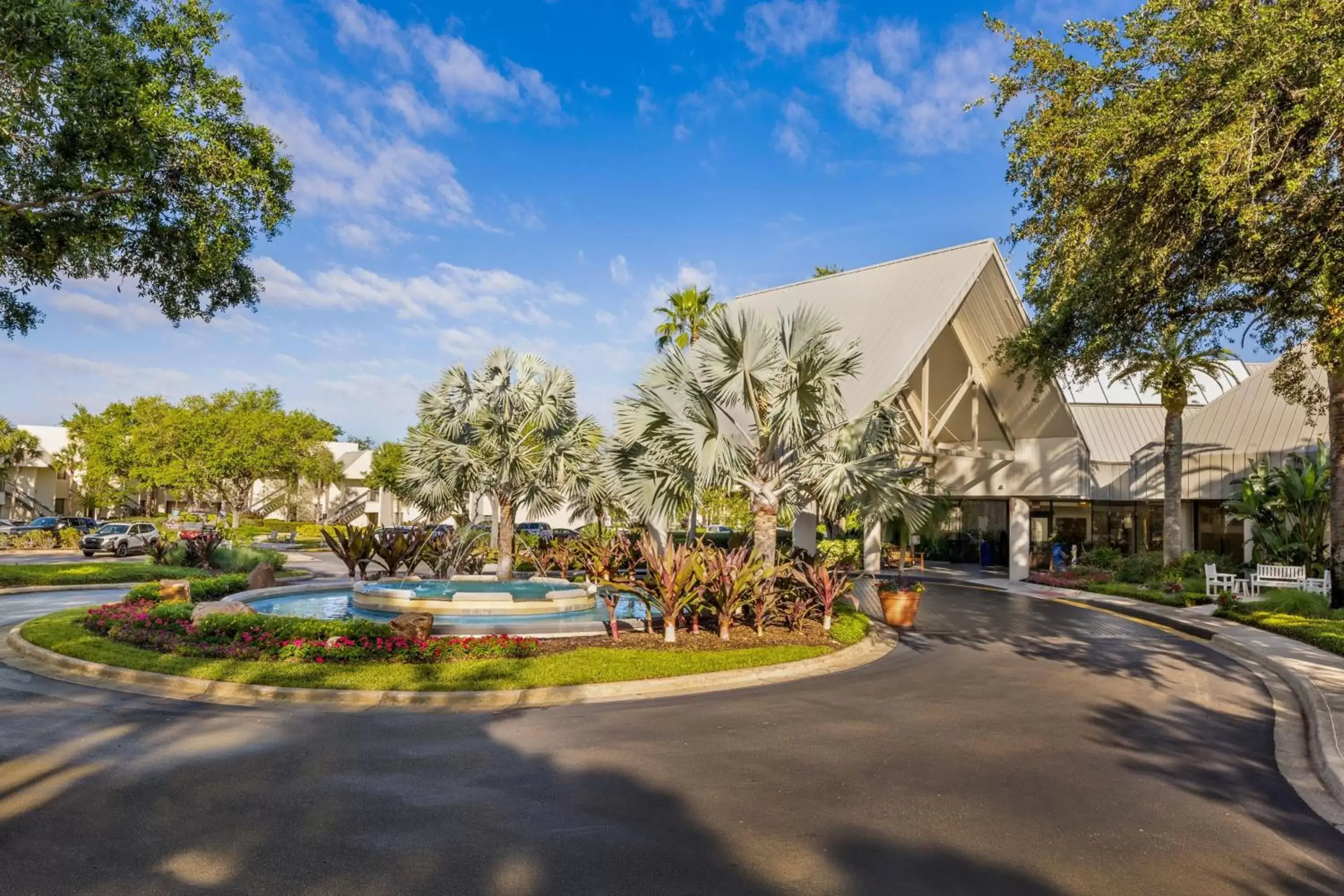 Property building, Swimming Pool in Marriott's Sabal Palms