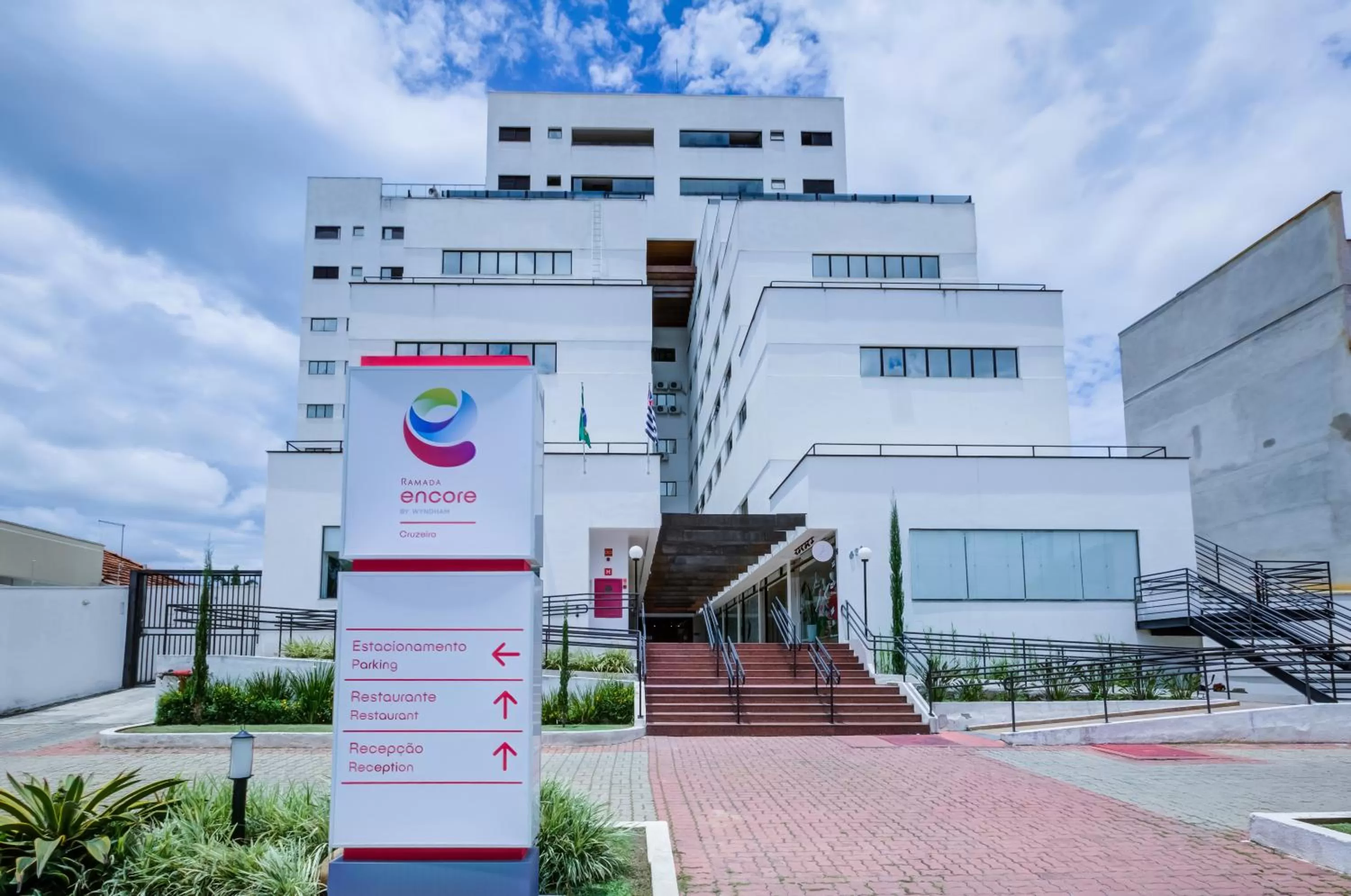 Facade/entrance, Property Building in Ramada Encore Cruzeiro