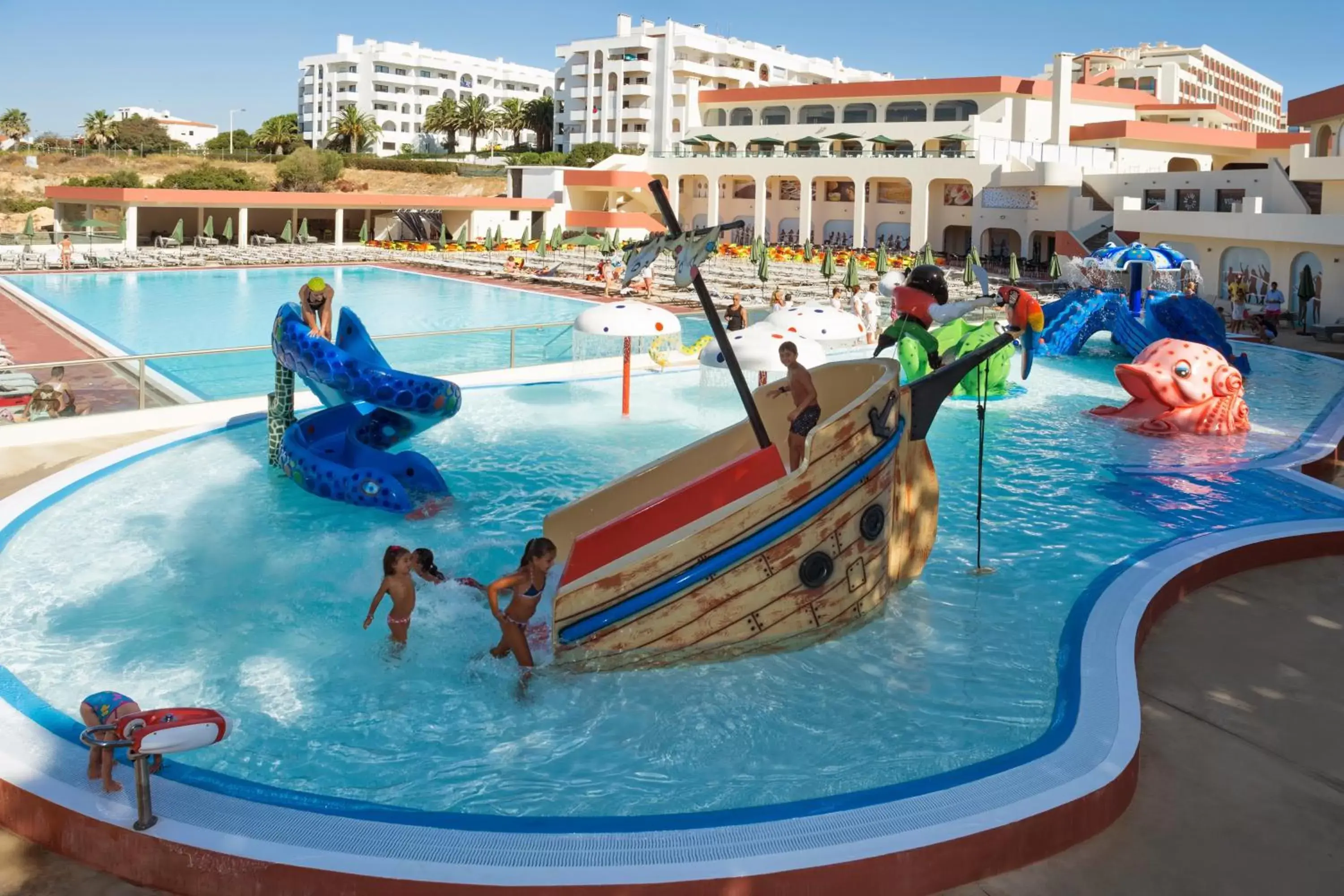 Swimming pool, Water Park in Ukino Palmeiras Village - Family Resort