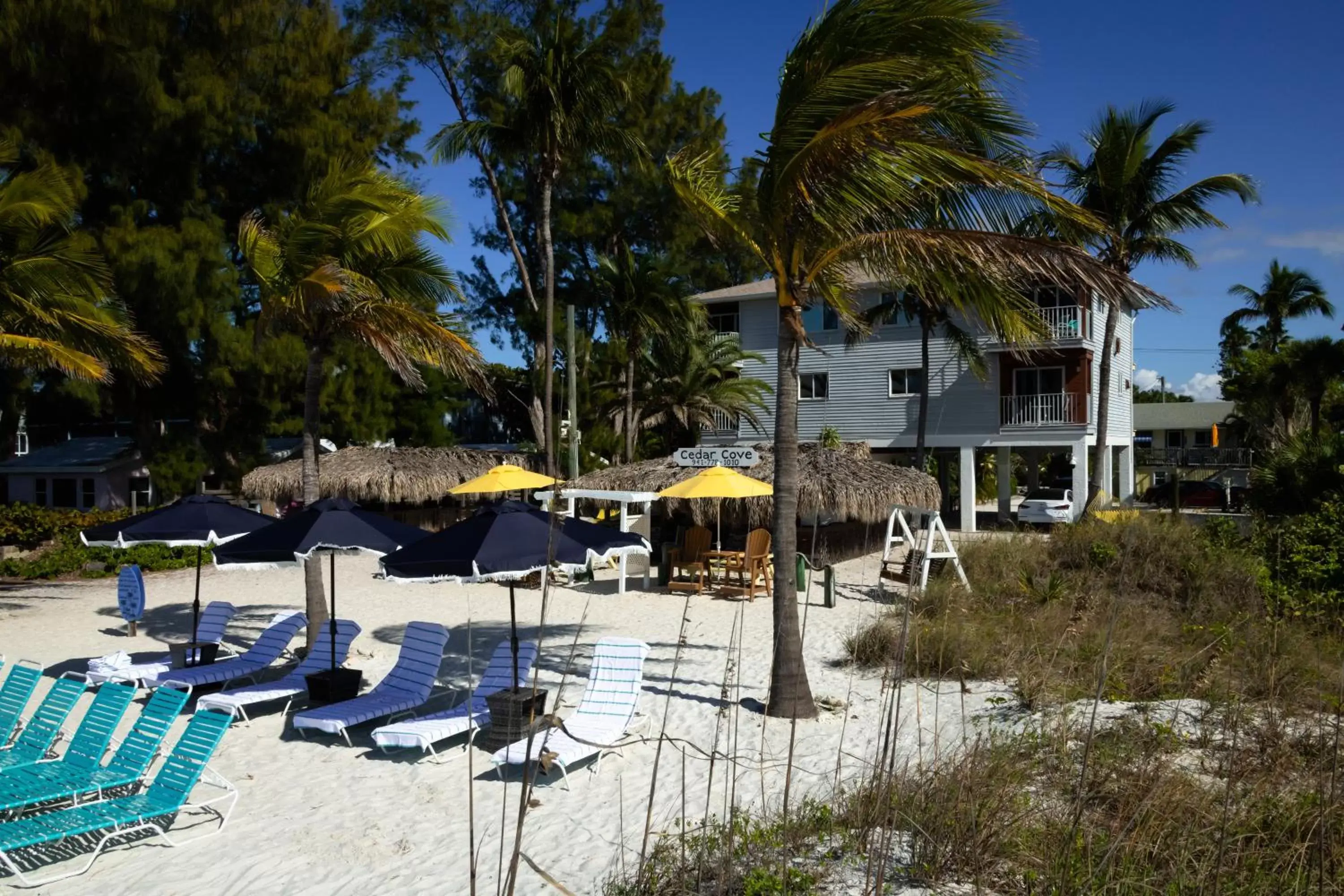 Beach in Cedar Cove Resort & Cottages