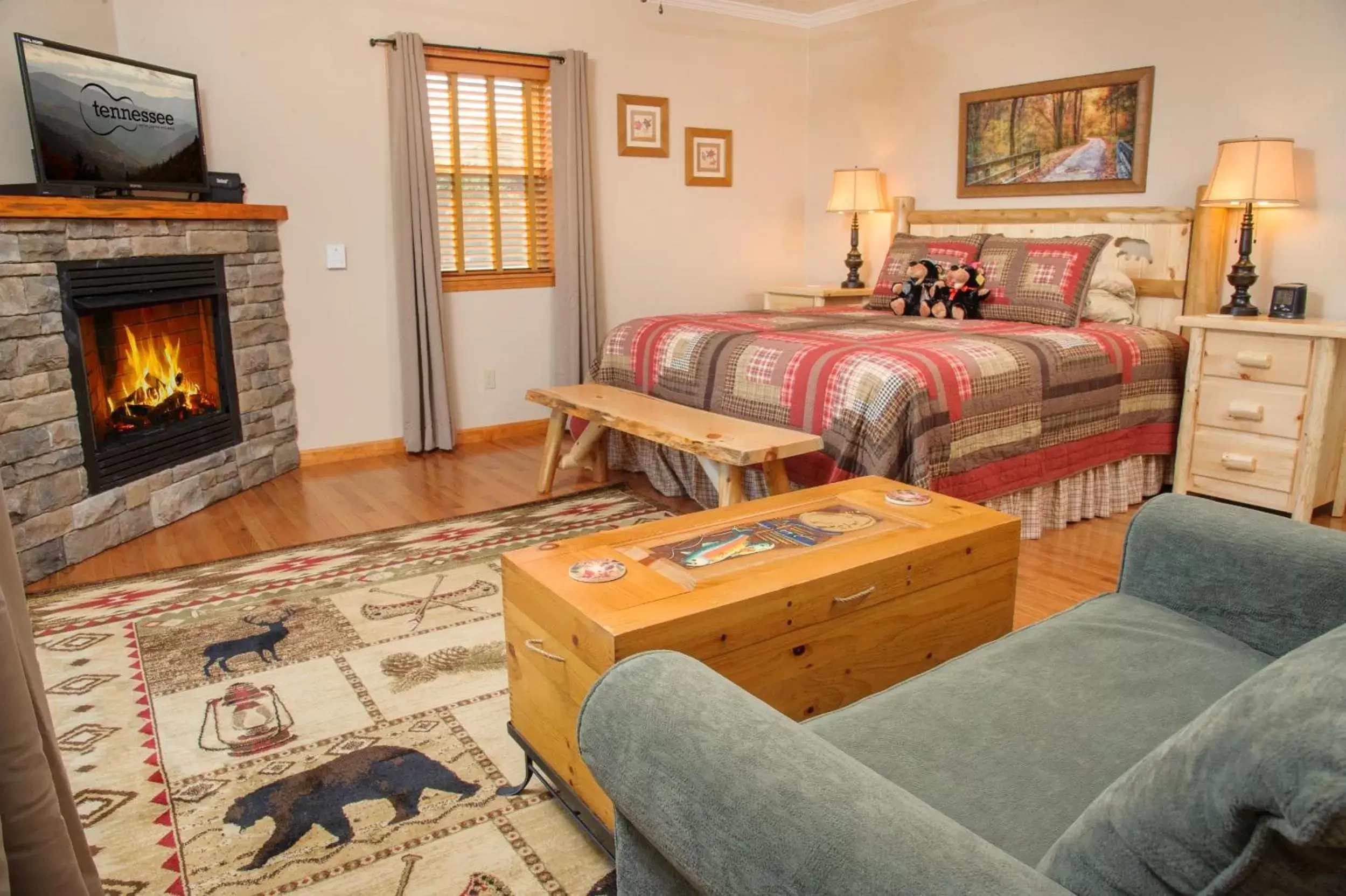 Seating Area in Berry Springs Lodge