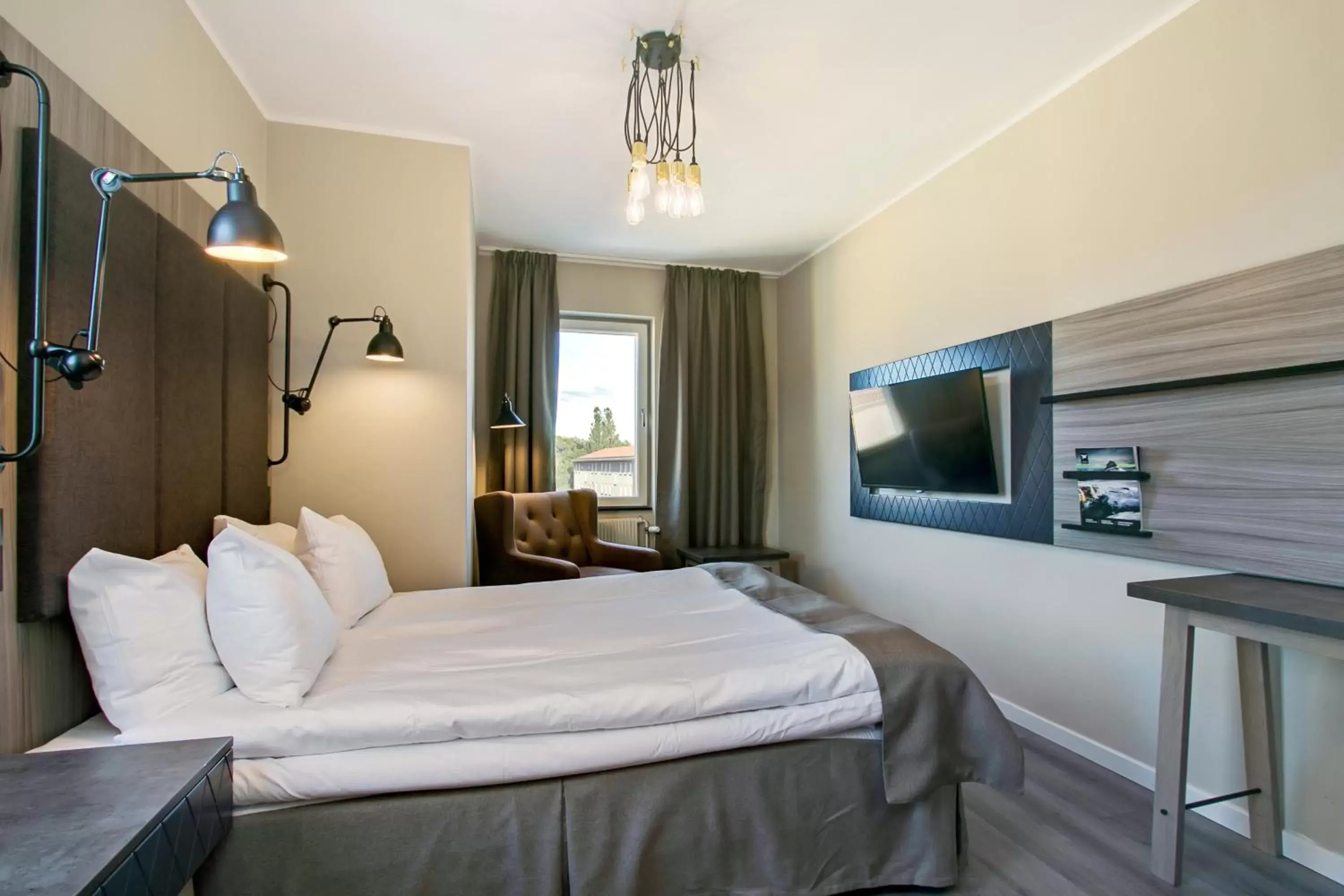 Bedroom, Bed in First Hotel Brommaplan