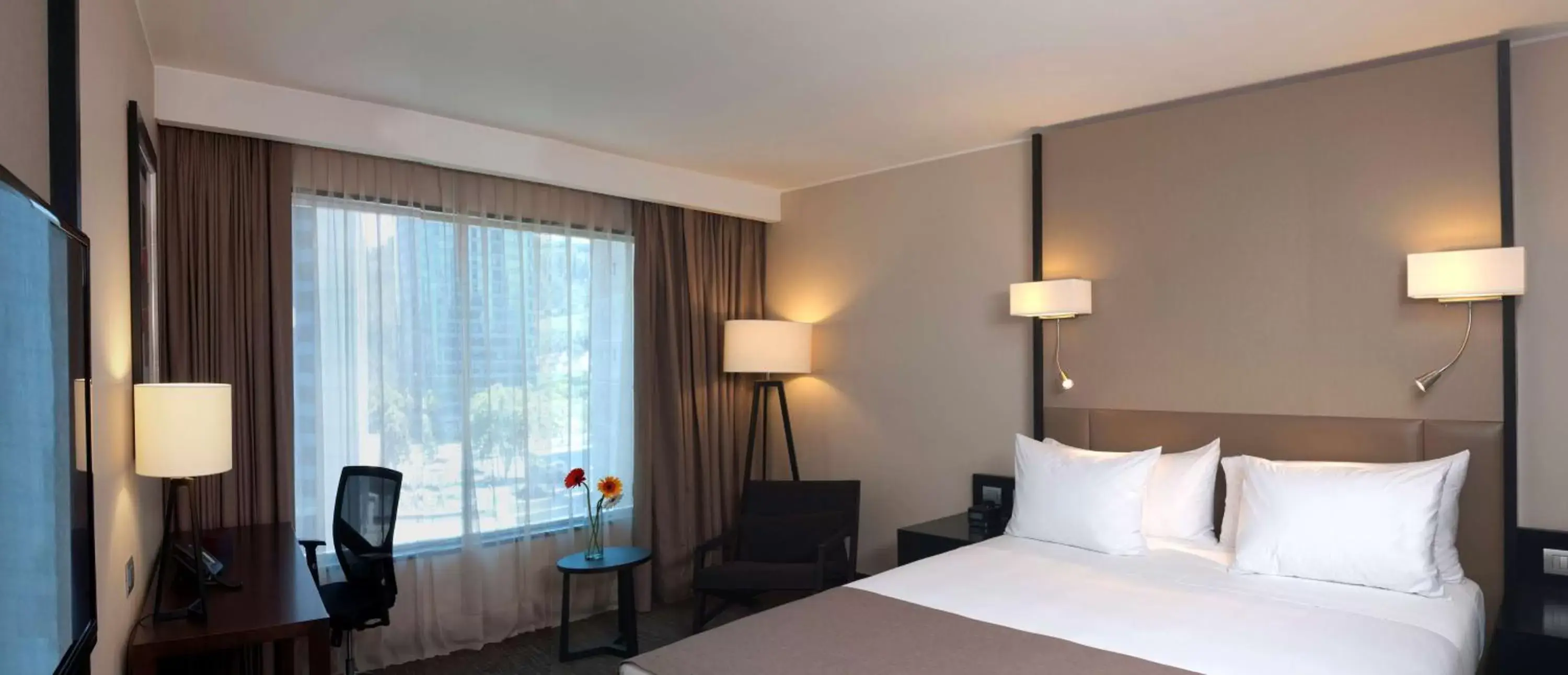 Bed in DoubleTree by Hilton Santiago - Vitacura