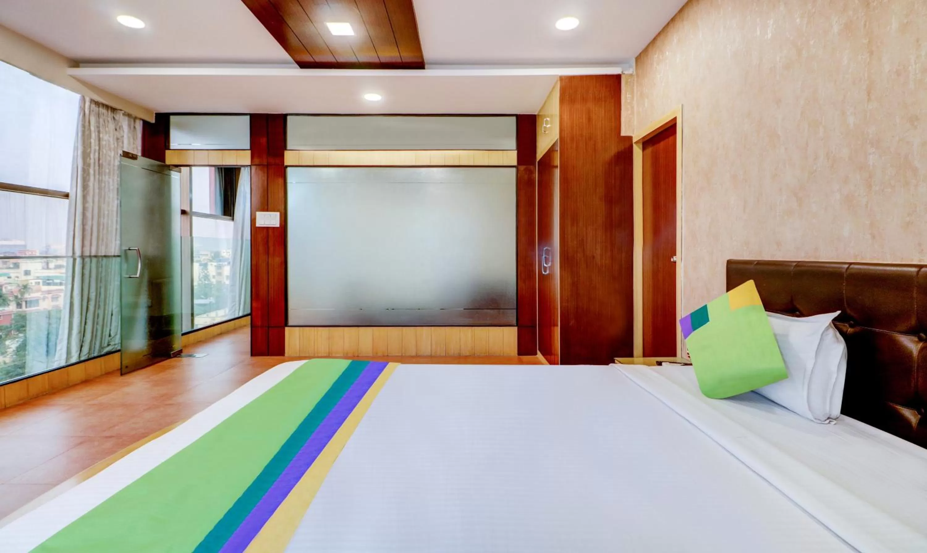 Bed in Treebo Sreema - 2 km From Salt Lake Sector V