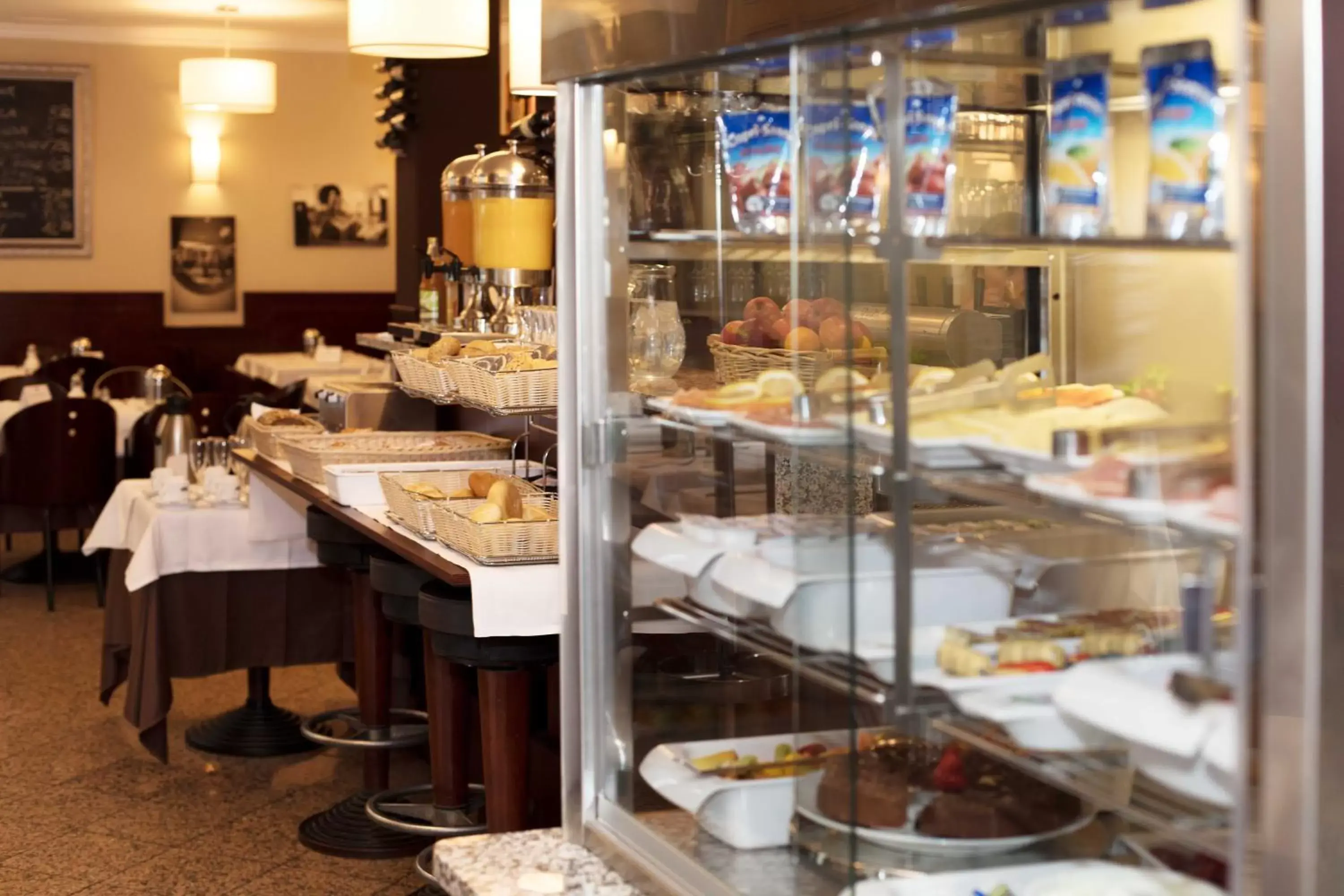 Buffet breakfast, Restaurant/Places to Eat in Downtown Vi Vadi Hotel