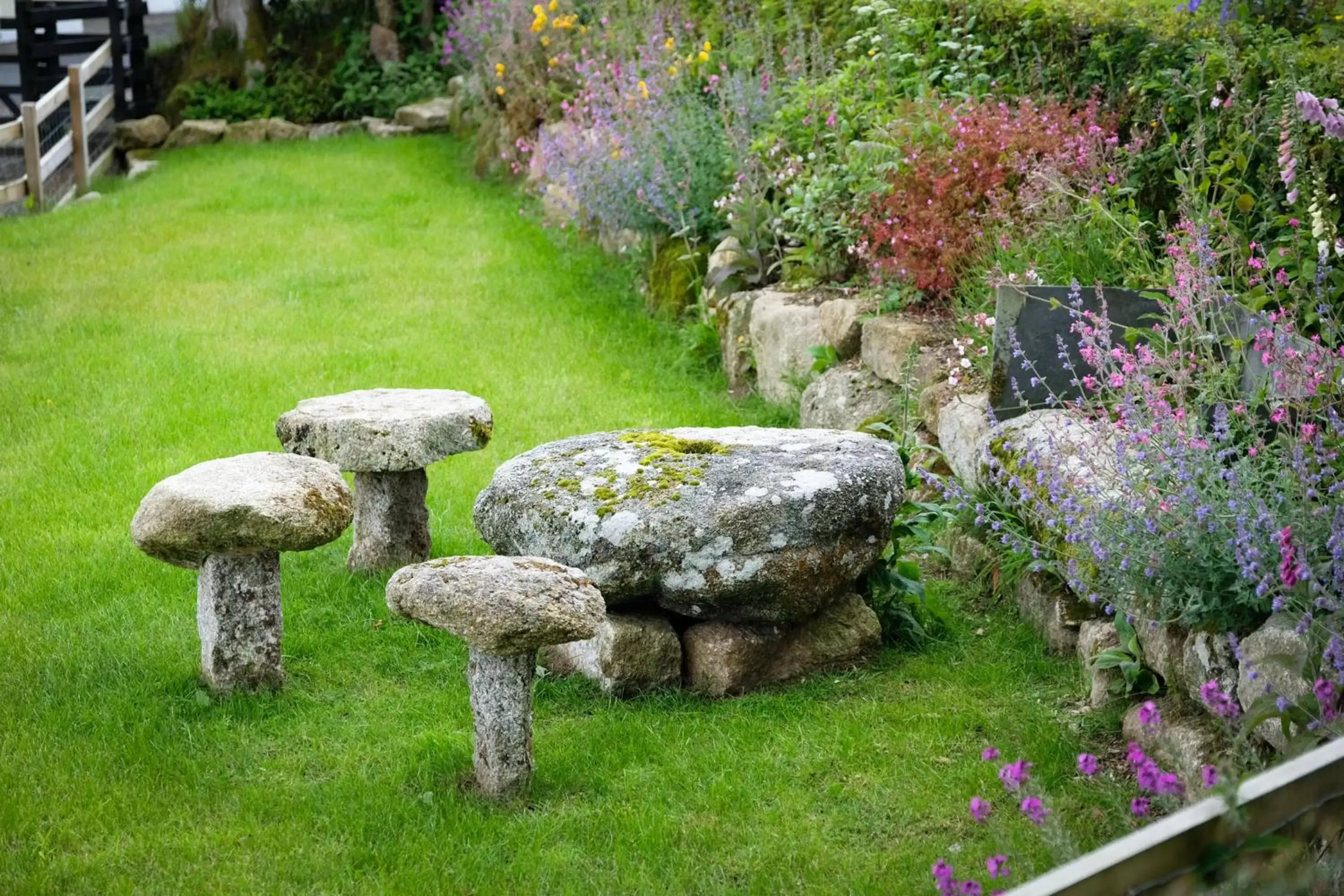 Garden in Abhainn Ri Farmhouse