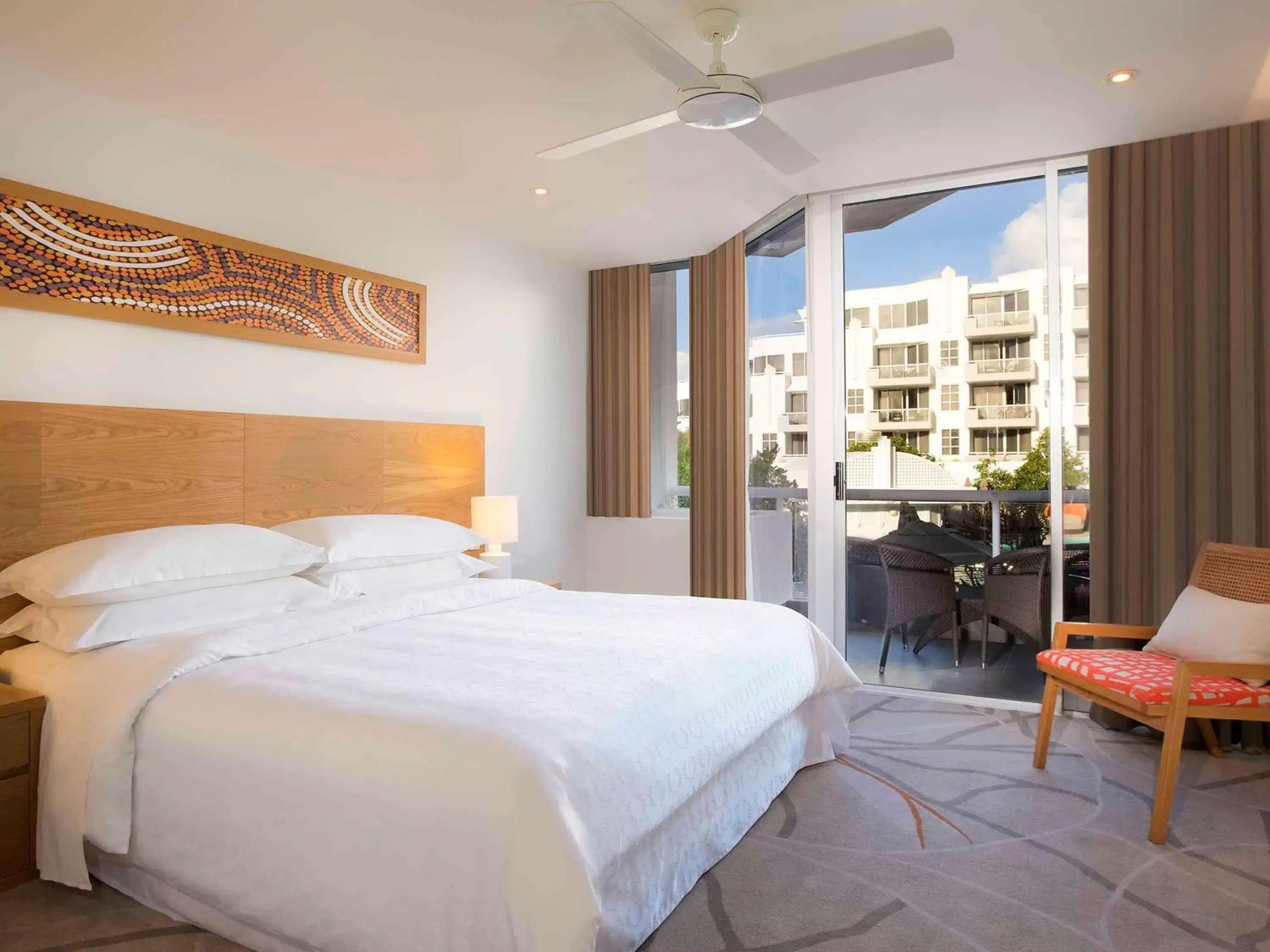 Photo of the whole room, Bed in Sofitel Noosa Pacific Resort