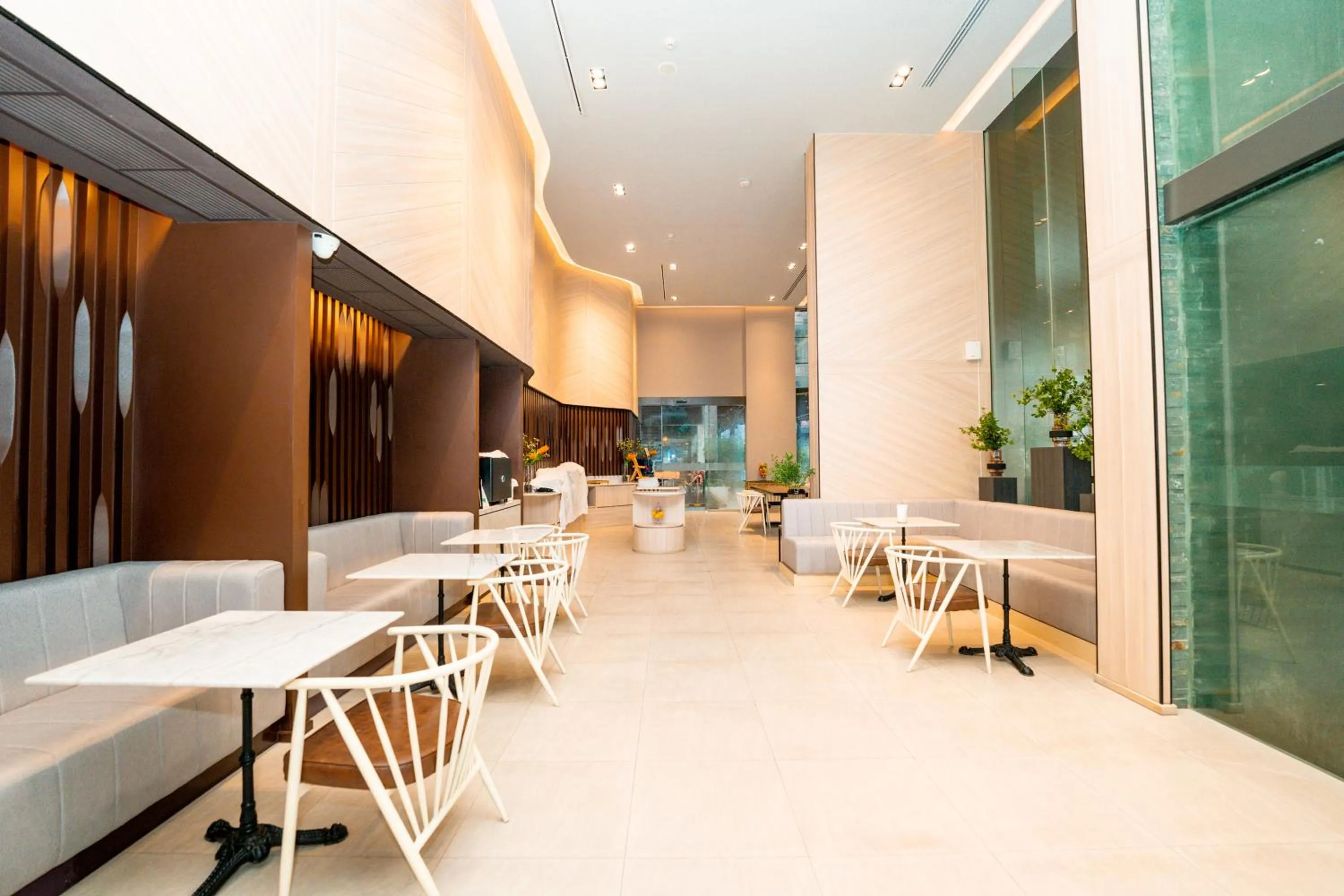 Restaurant/places to eat in Amanta Hotel & Residence Ratchada