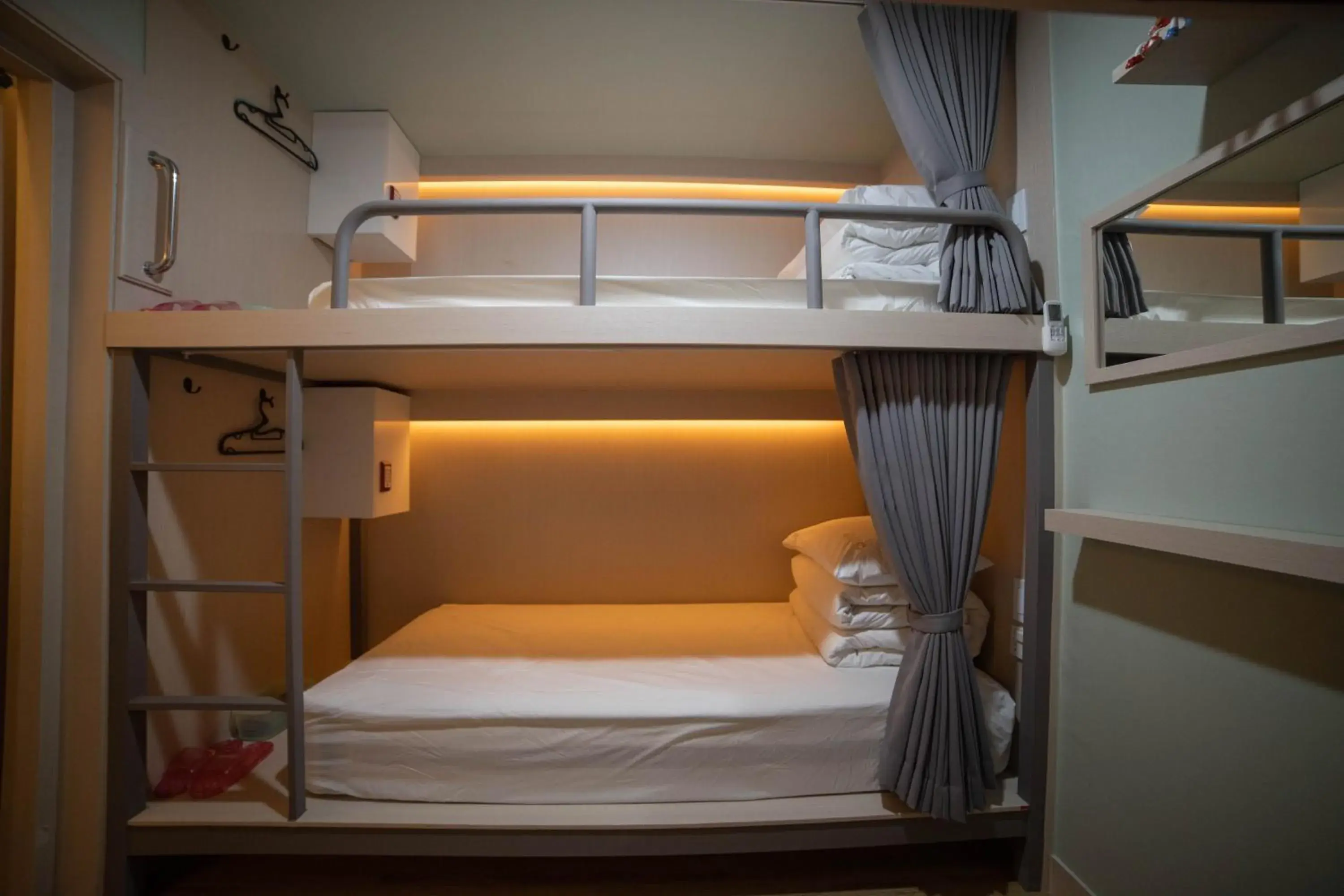Bed, Bunk Bed in Calistar Hotel