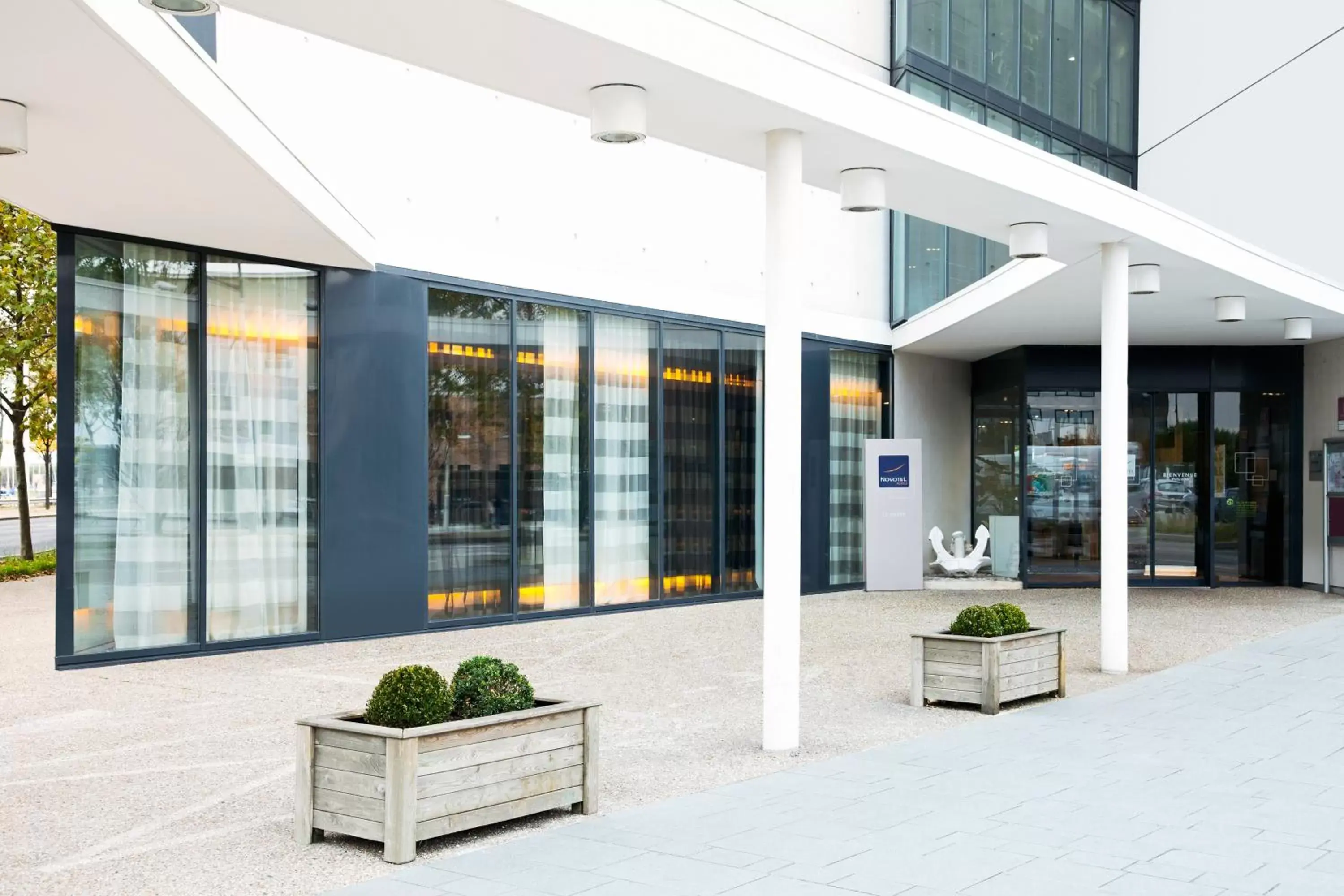 Facade/entrance in Novotel Le Havre Centre Gare