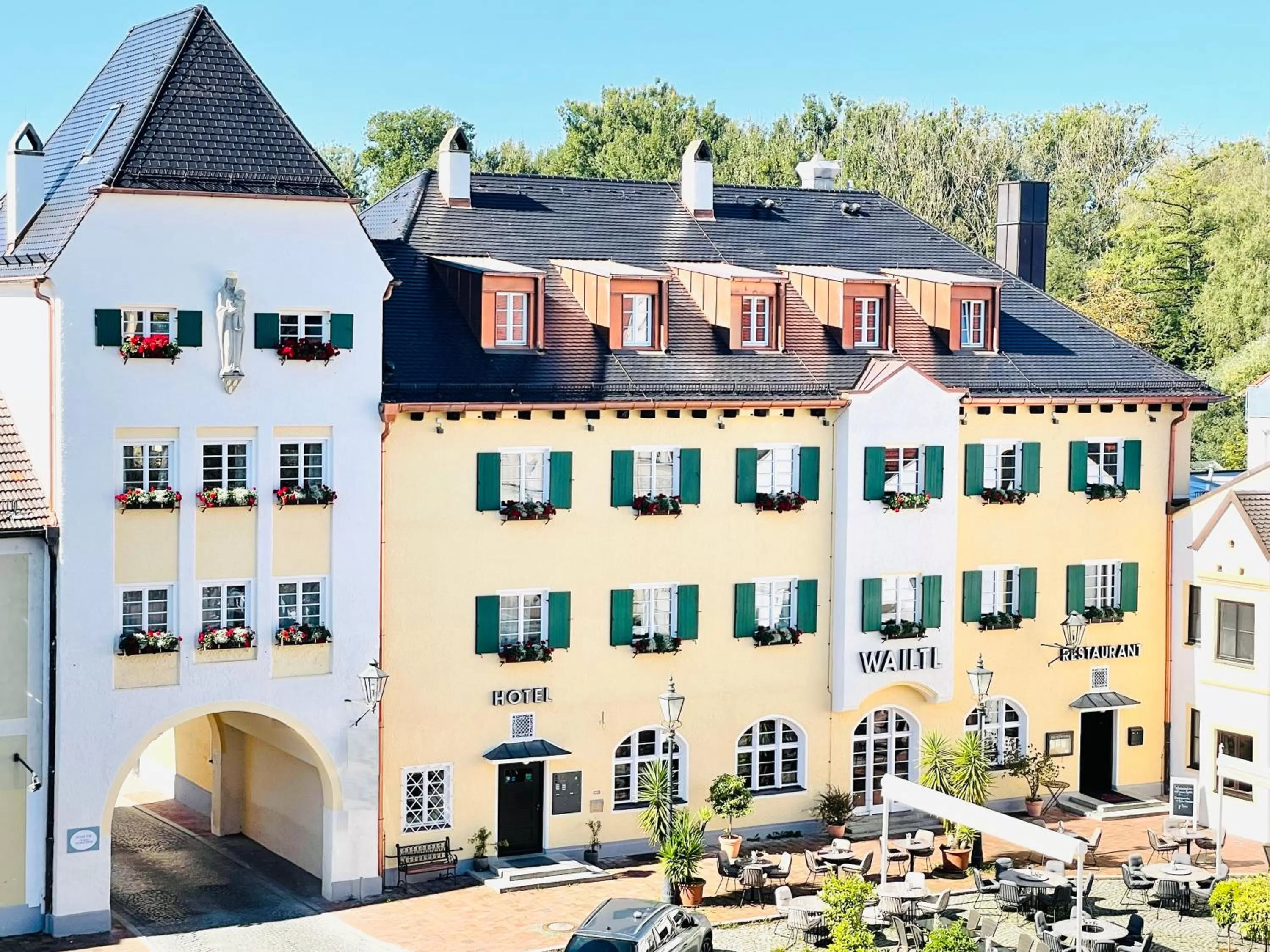 Property building in Wailtl Hotel