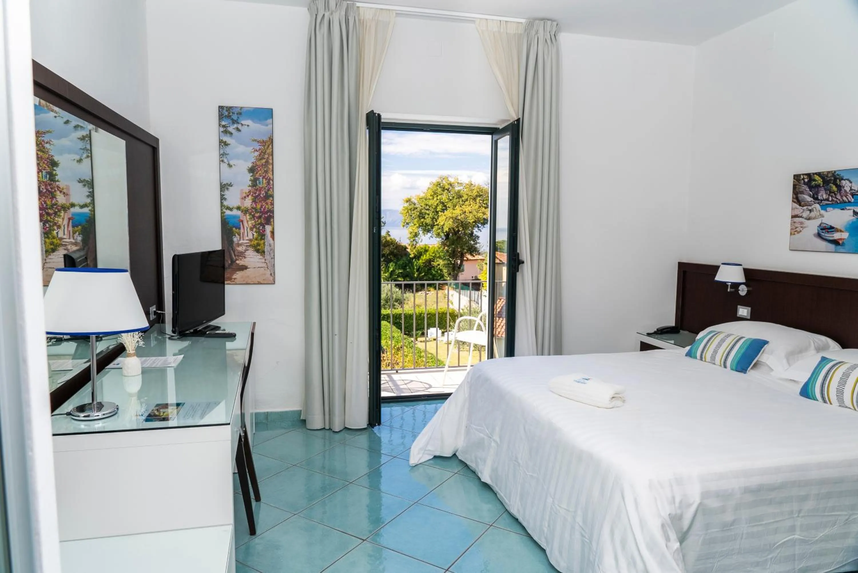 Photo of the whole room, Bed in Hotel Murmann