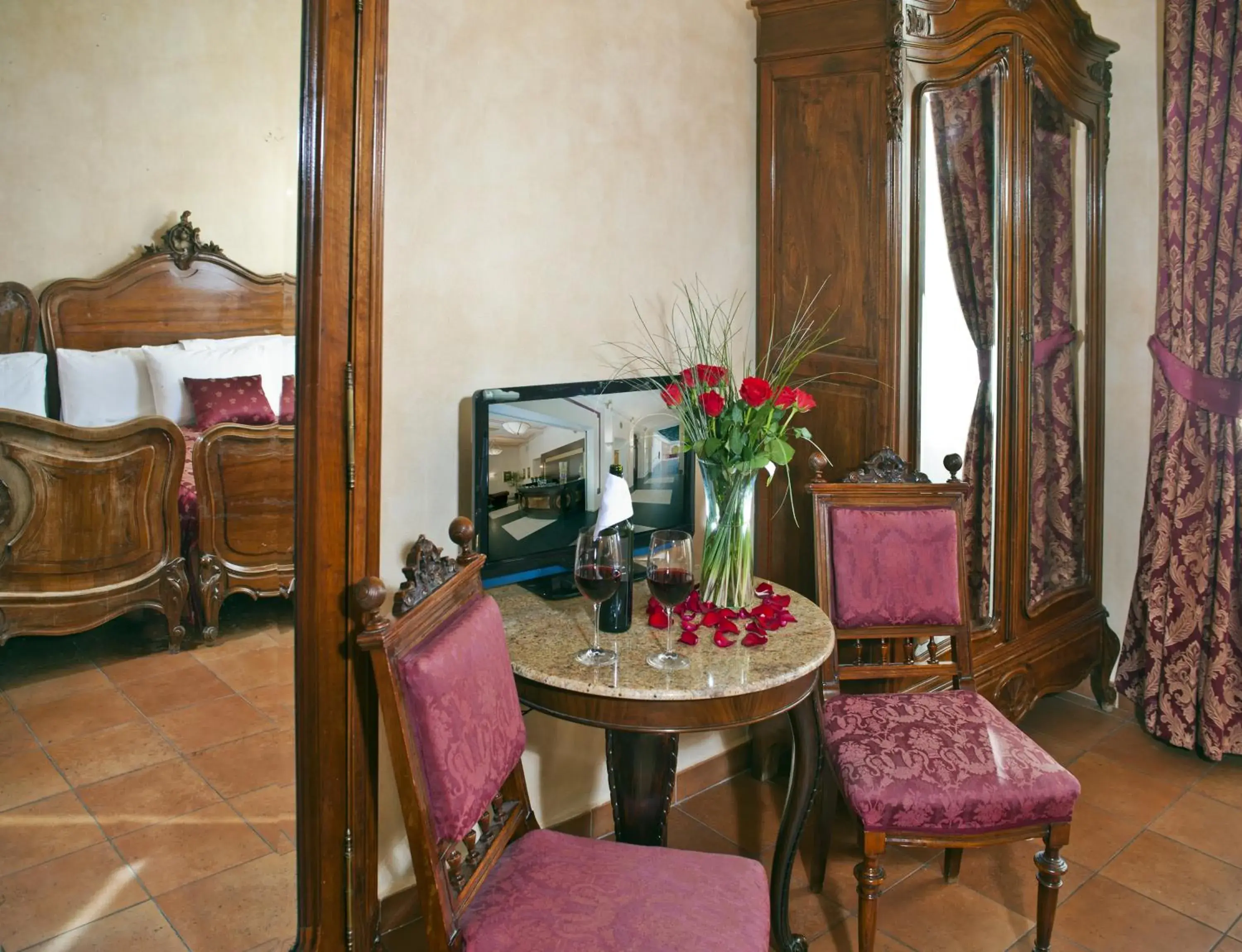 Bedroom in Hotel Caesar Prague