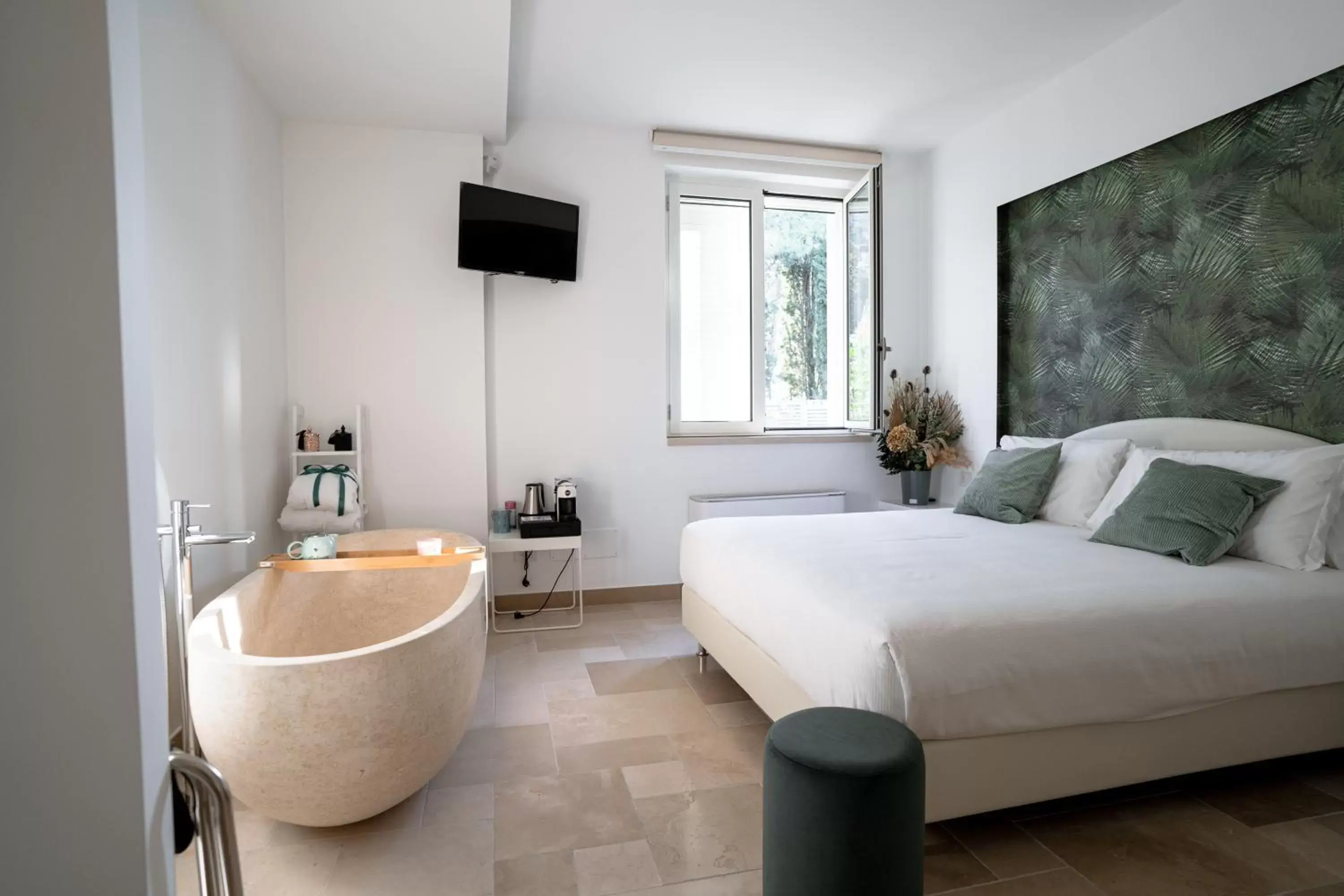 Deluxe Double Room with Bath in Otto Apulia House