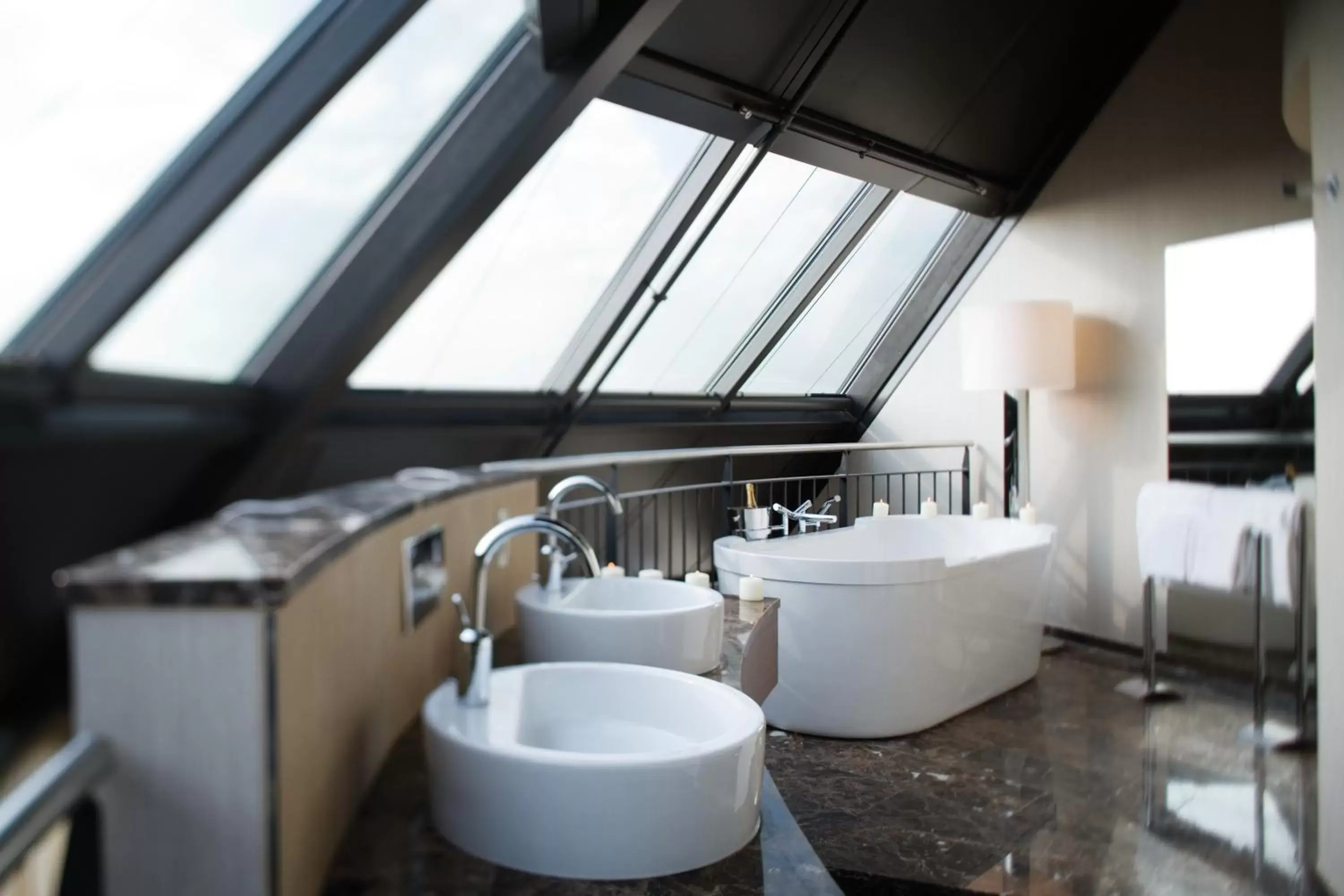 Bathroom in Mövenpick Hotel Hamburg