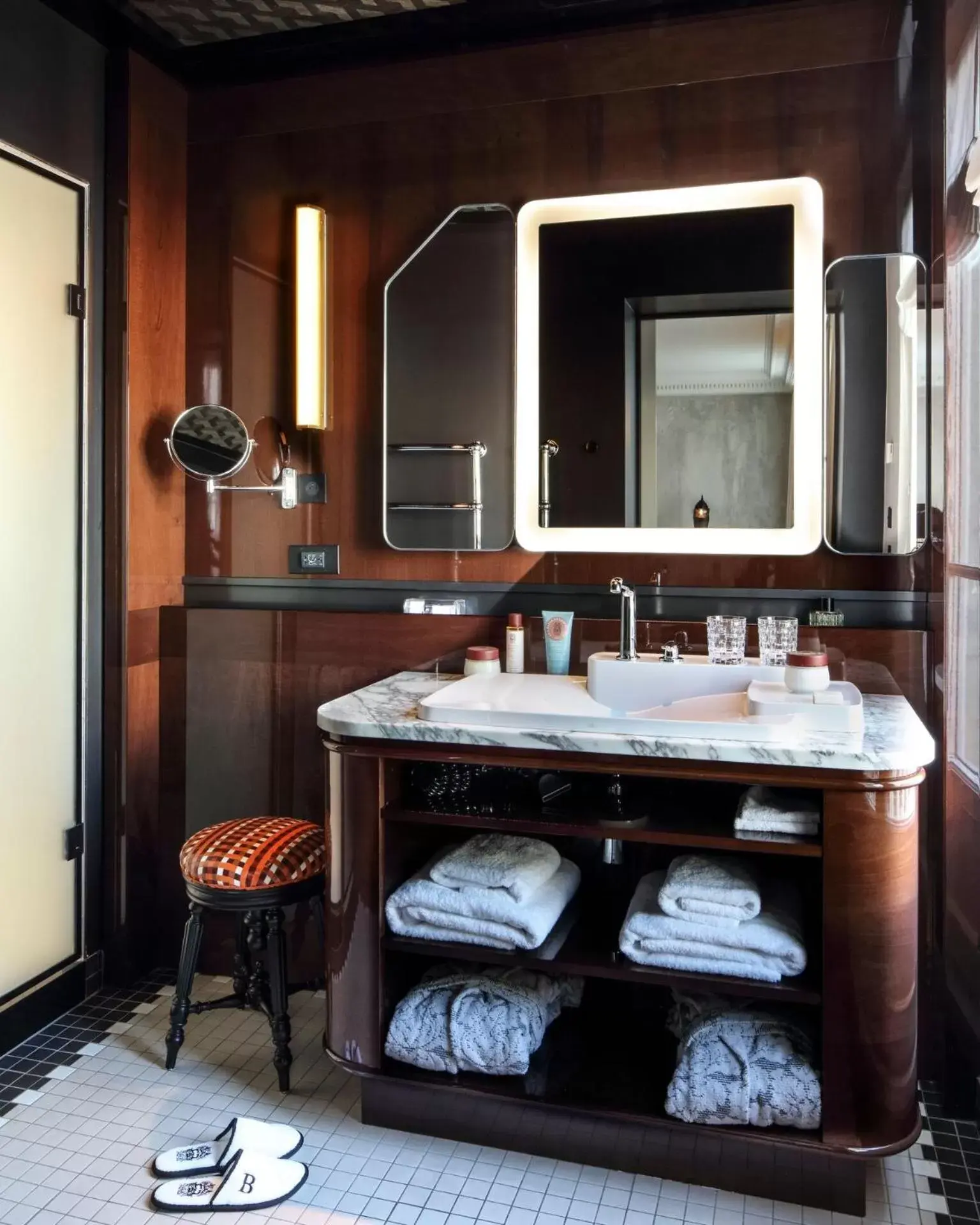 Bathroom in Hotel Les Bains Paris